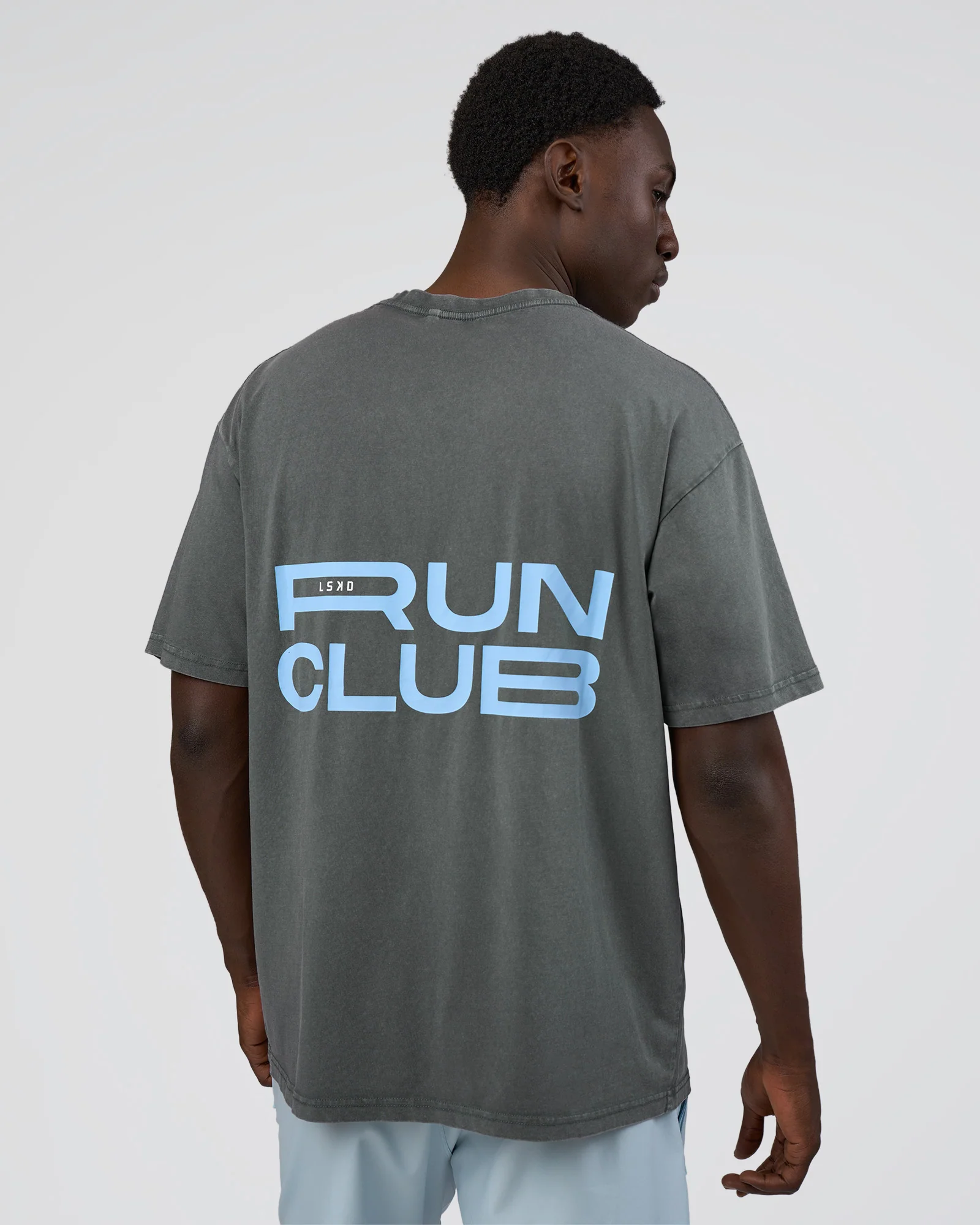 15168-runner-s-flxcotton-oversized-tee-dark-storm-washed-open-air-9.webp Runner's FLXCotton Oversized Tee - Dark Storm Washed-Open Air