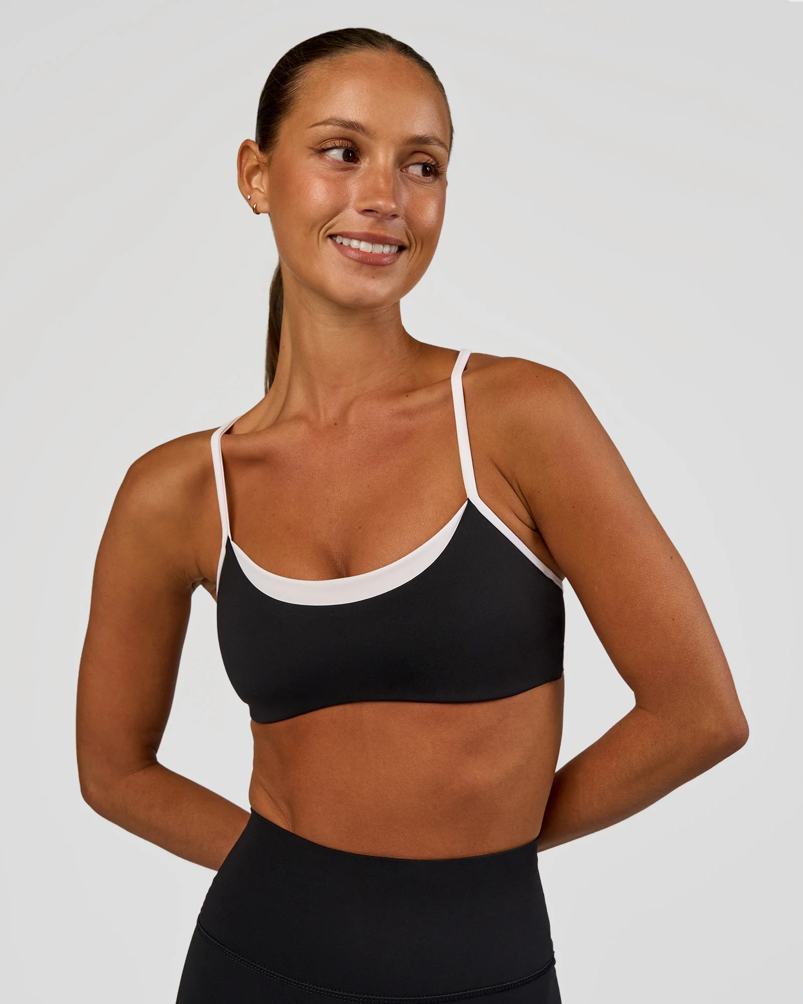 15221-tempo-sports-bra-black-white-1.webp Tempo Sports Bra - Black-White
