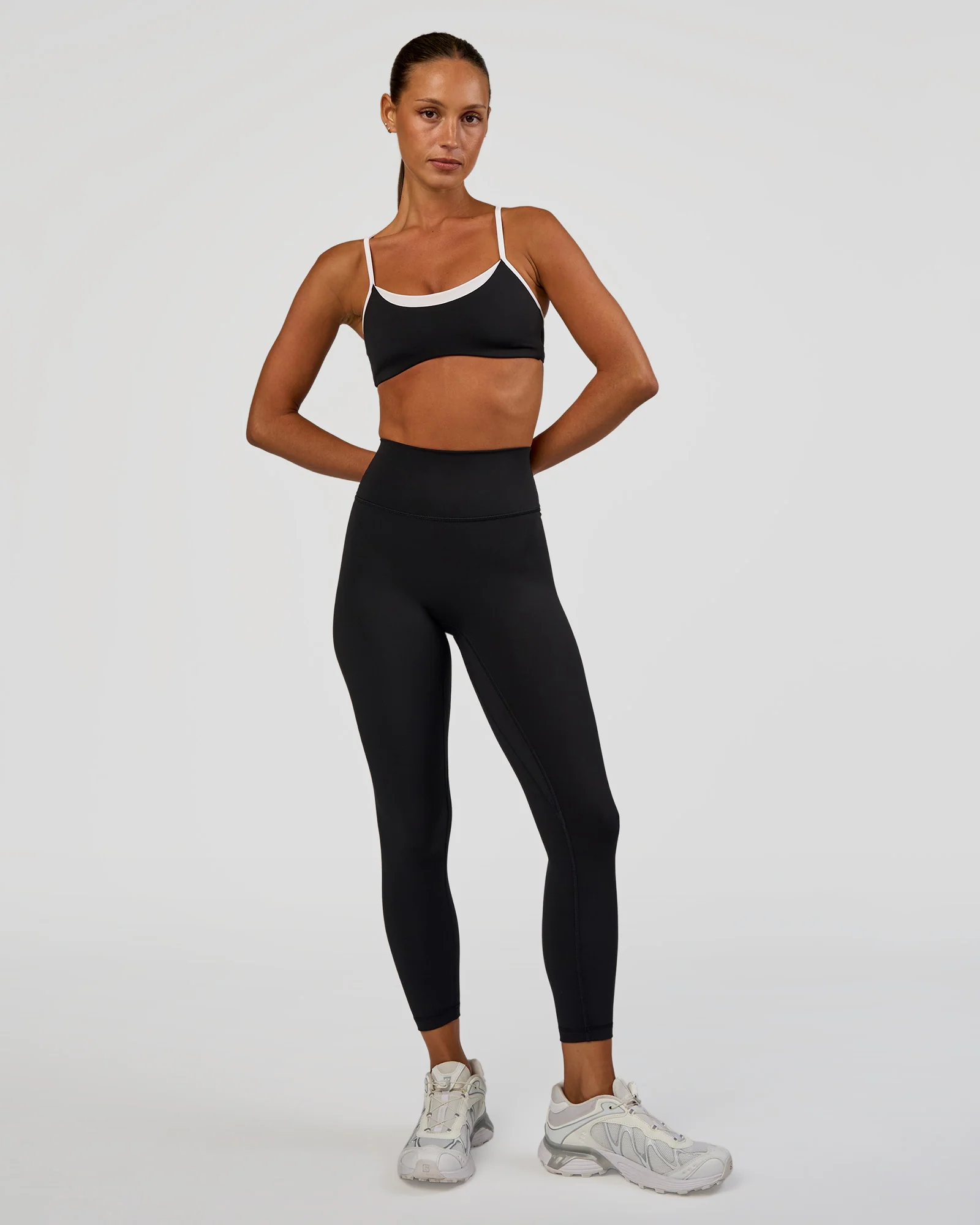 15221-tempo-sports-bra-black-white-5.webp Tempo Sports Bra - Black-White