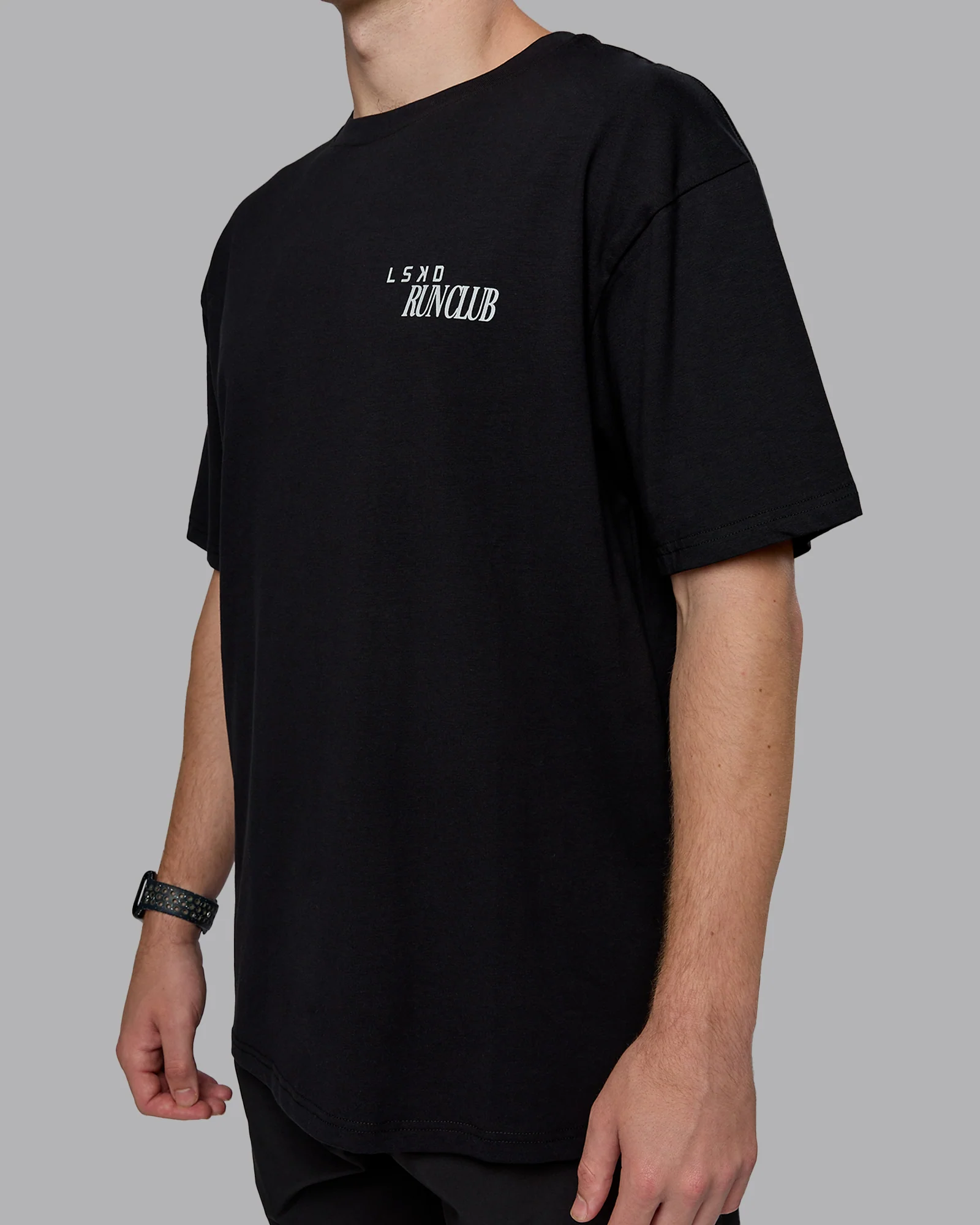 15385-run-love-flxcotton-oversized-tee-black-reflective-8.webp Run Love FLXCotton Oversized Tee - Black-Reflective