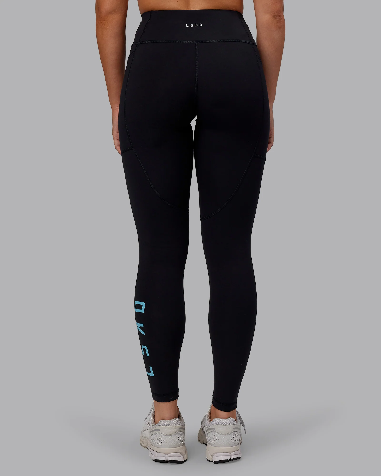 15421-rep-ultra-high-rise-full-length-legging-pockets-black-retro-blue-4.webp Rep Ultra High-Rise Full Length Legging Pockets - Black-Retro Blue