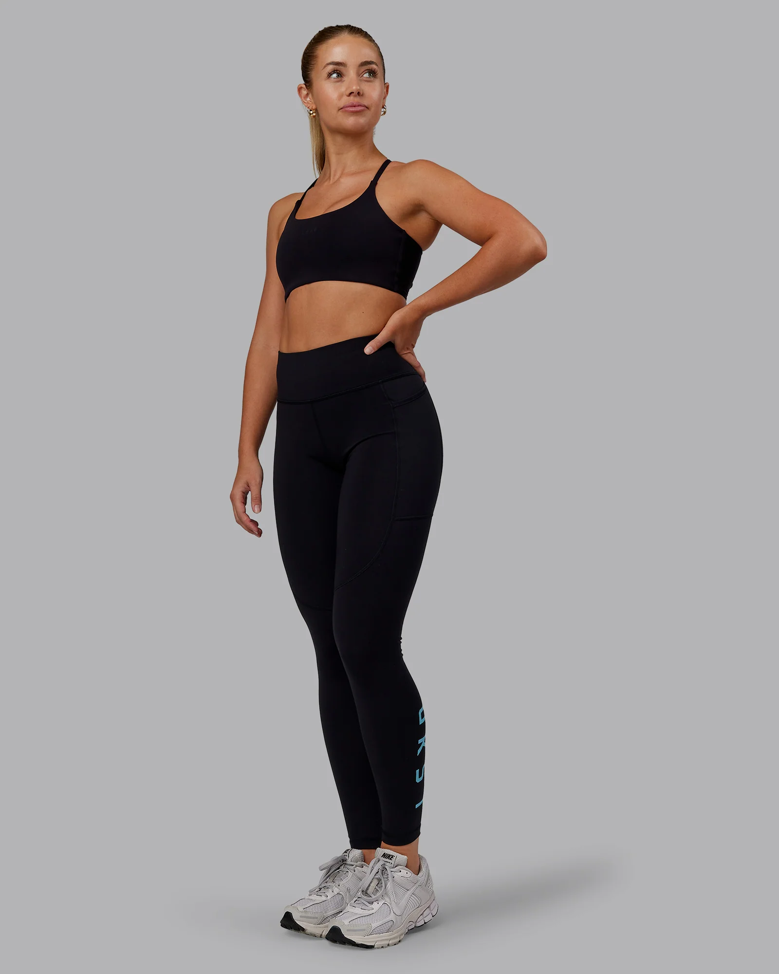 15421-rep-ultra-high-rise-full-length-legging-pockets-black-retro-blue-5.webp Rep Ultra High-Rise Full Length Legging Pockets - Black-Retro Blue