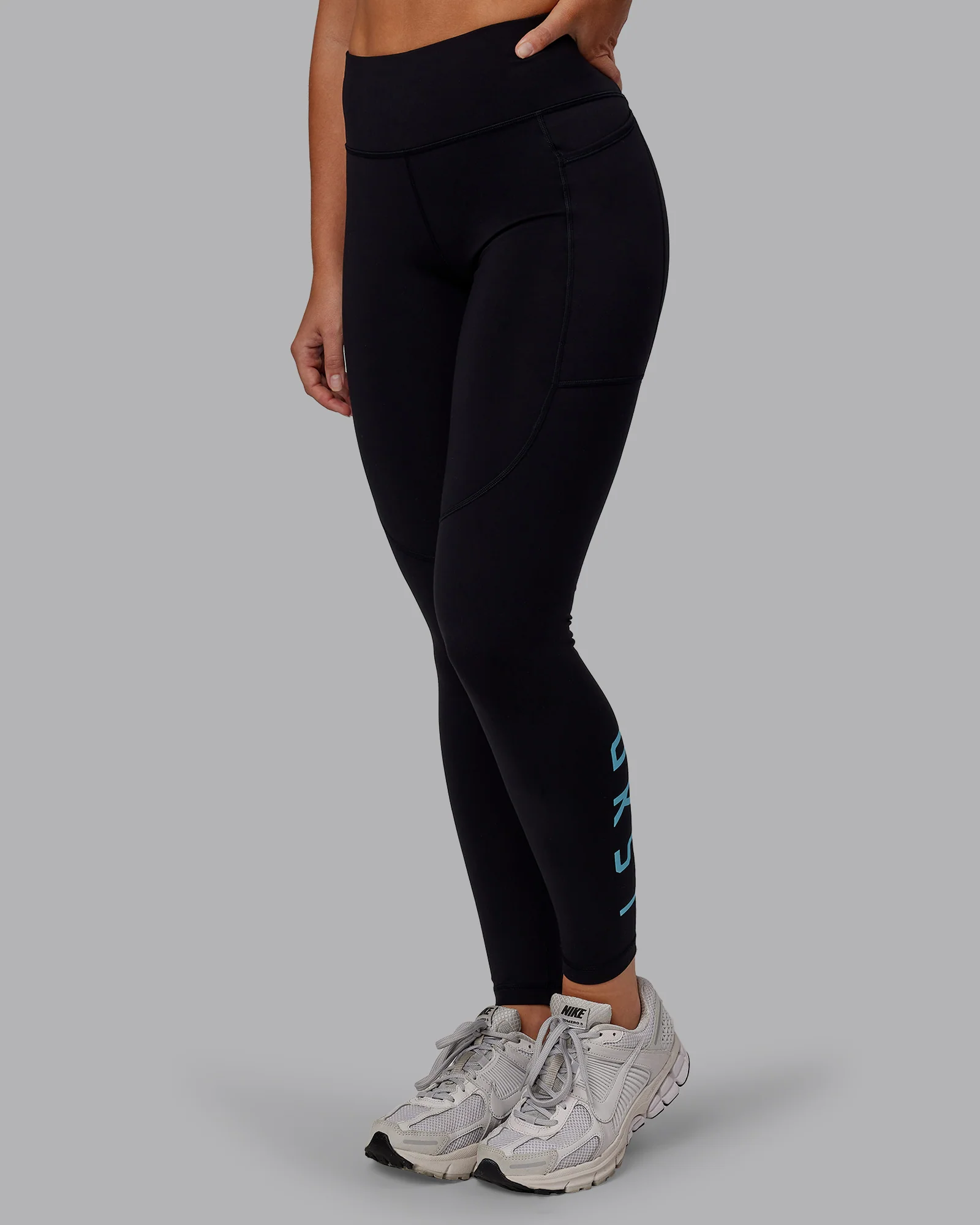 15421-rep-ultra-high-rise-full-length-legging-pockets-black-retro-blue-6.webp Rep Ultra High-Rise Full Length Legging Pockets - Black-Retro Blue