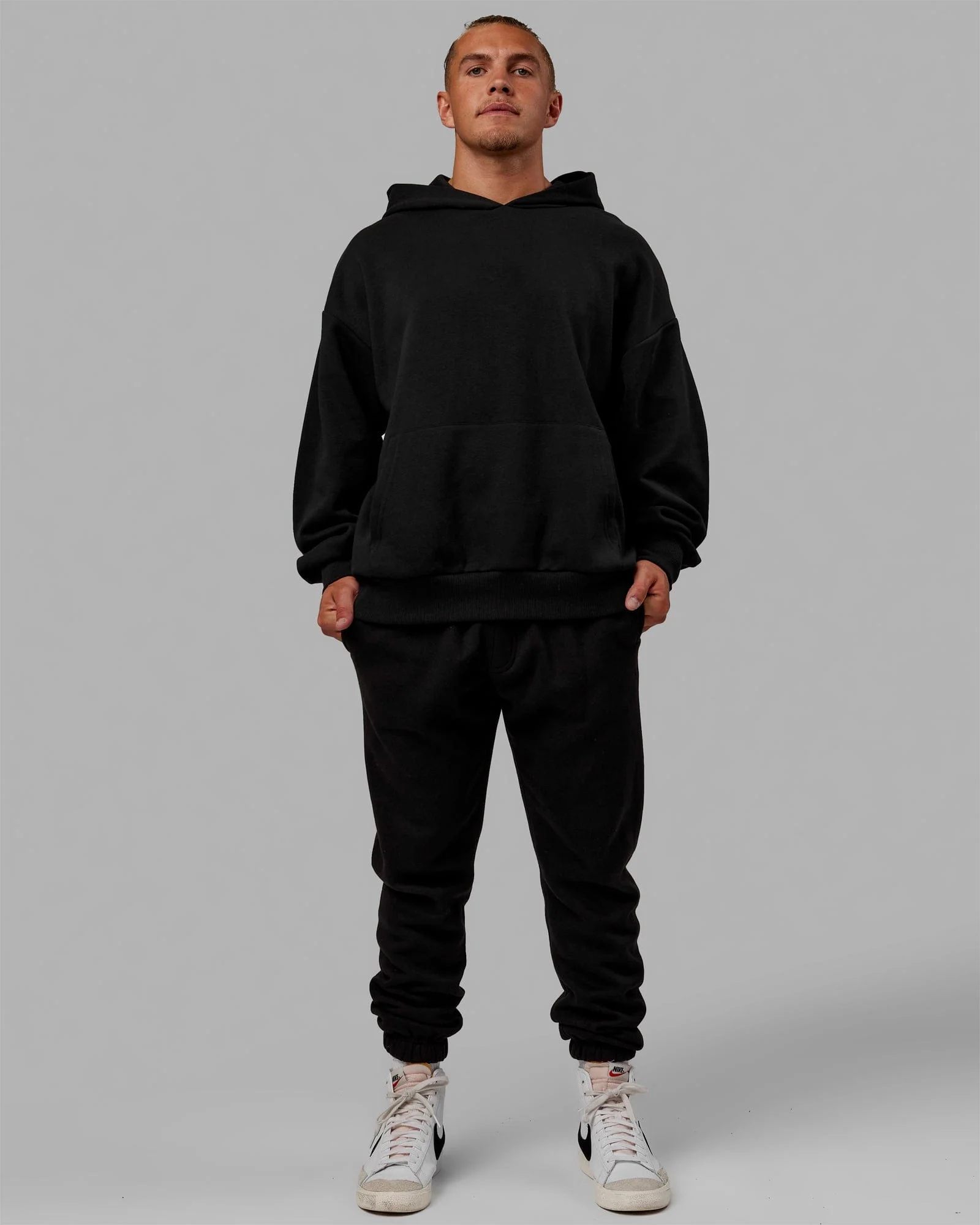 15556-love-the-run-hoodie-oversize-black-white-6.webp Love The Run Hoodie Oversize - Black-White