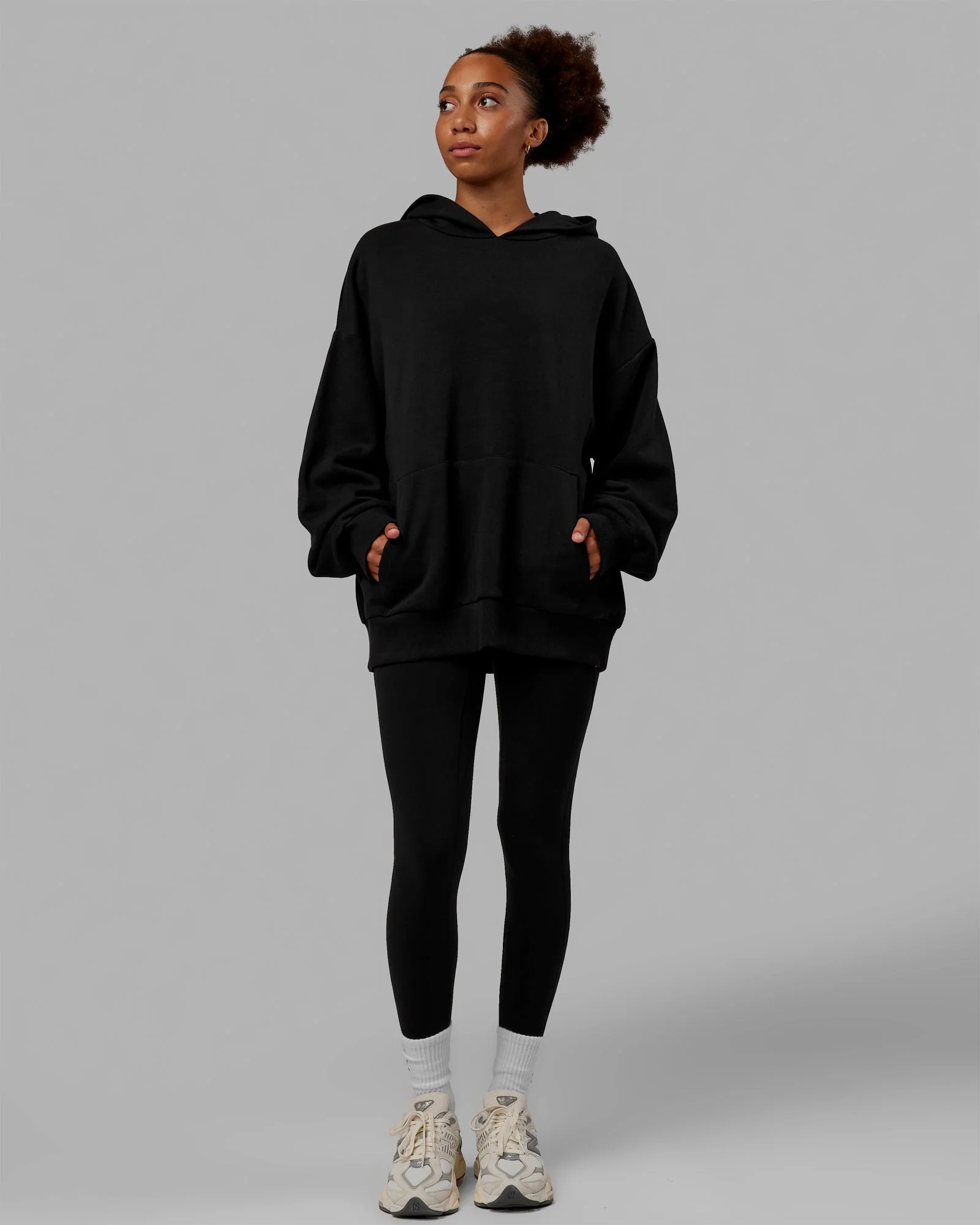 15556-love-the-run-hoodie-oversize-black-white-9.webp Love The Run Hoodie Oversize - Black-White