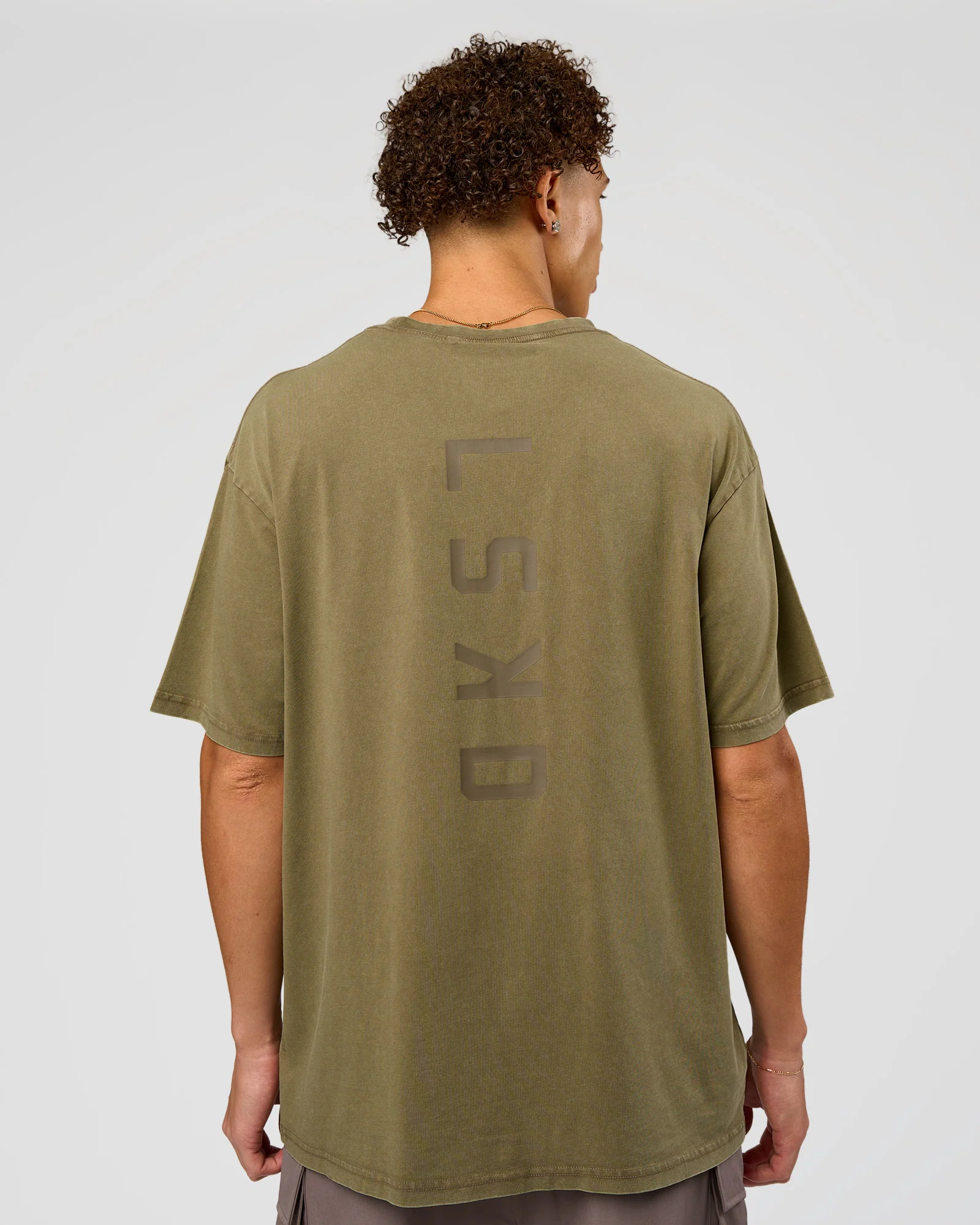 1556-shadow-mode-flxcotton-oversized-tee-walnut-grey-washed-10.webp Shadow Mode FLXCotton Oversized Tee - Walnut Grey Washed