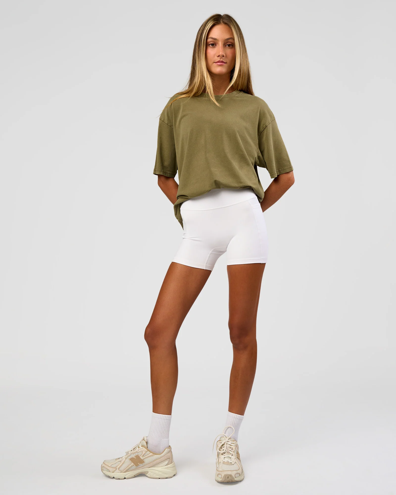 1556-shadow-mode-flxcotton-oversized-tee-walnut-grey-washed-5.webp Shadow Mode FLXCotton Oversized Tee - Walnut Grey Washed