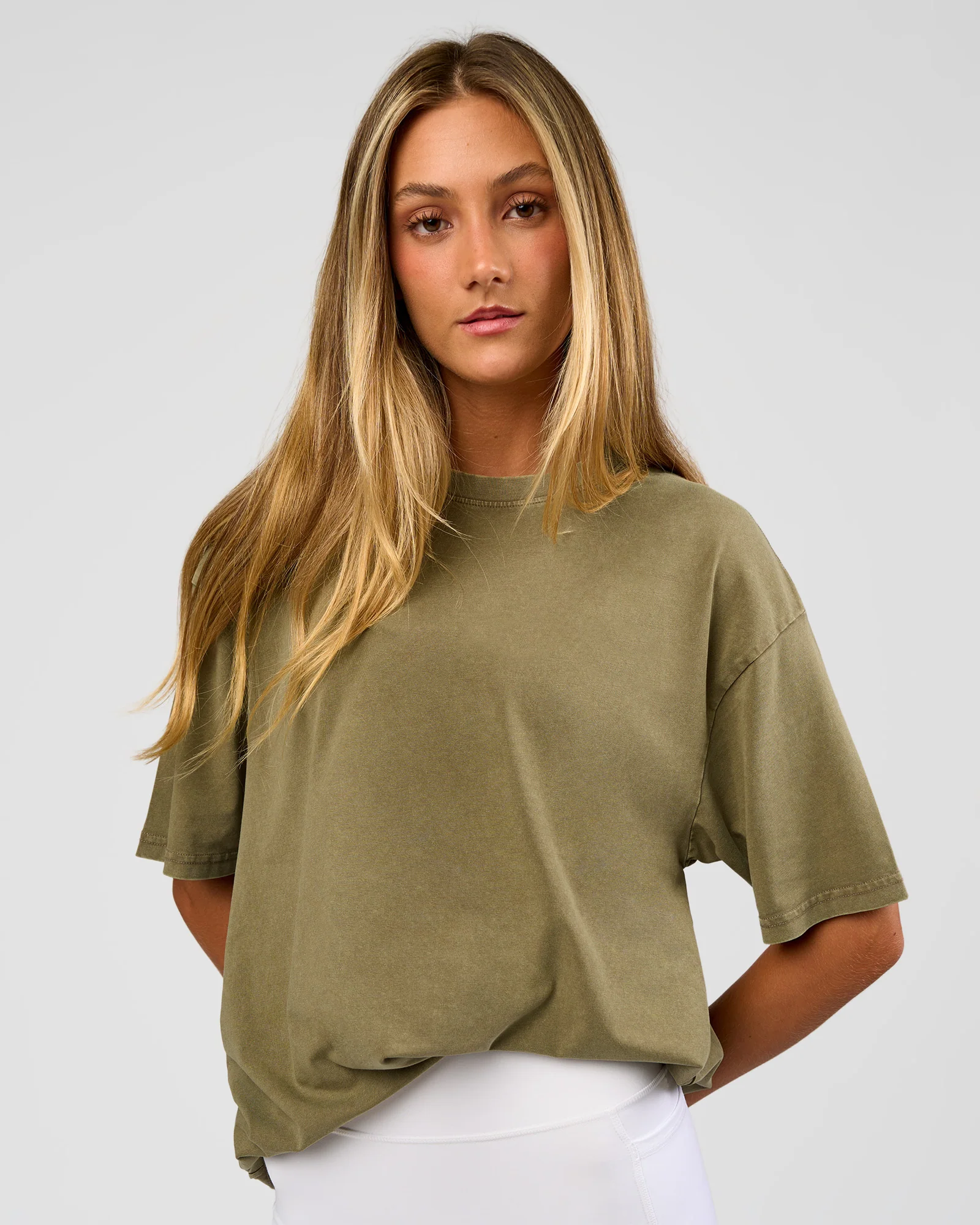 1556-shadow-mode-flxcotton-oversized-tee-walnut-grey-washed-8.webp Shadow Mode FLXCotton Oversized Tee - Walnut Grey Washed