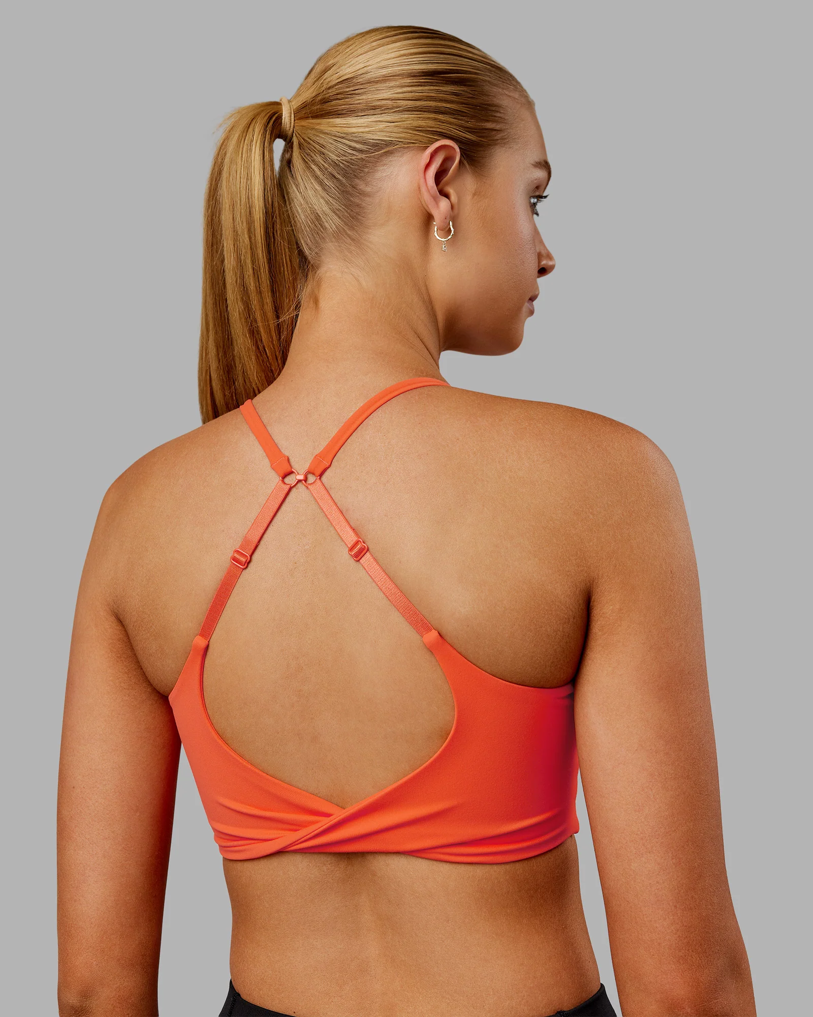 15592-twist-sports-bra-ultra-orange-1.webp Twist Sports Bra - Ultra Orange