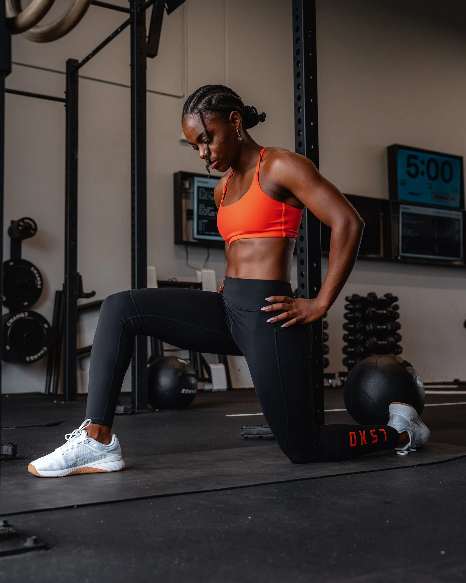 15592-twist-sports-bra-ultra-orange-2.webp Twist Sports Bra - Ultra Orange