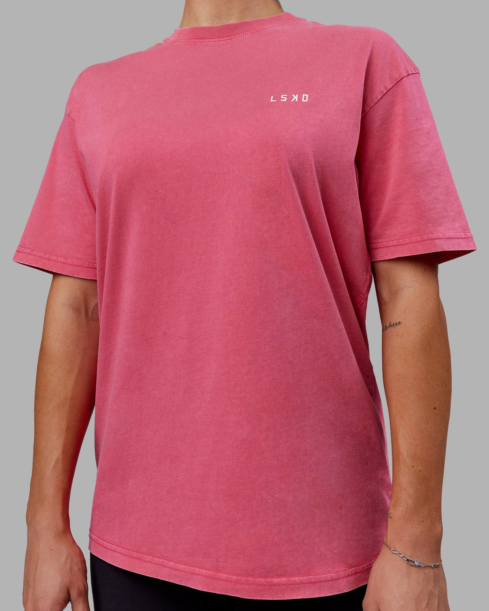 15646-washed-empower-oversize-tee-berry-pink-pastel-orchid-10.jpg Washed Empower Oversize Tee - Berry Pink-Pastel Orchid