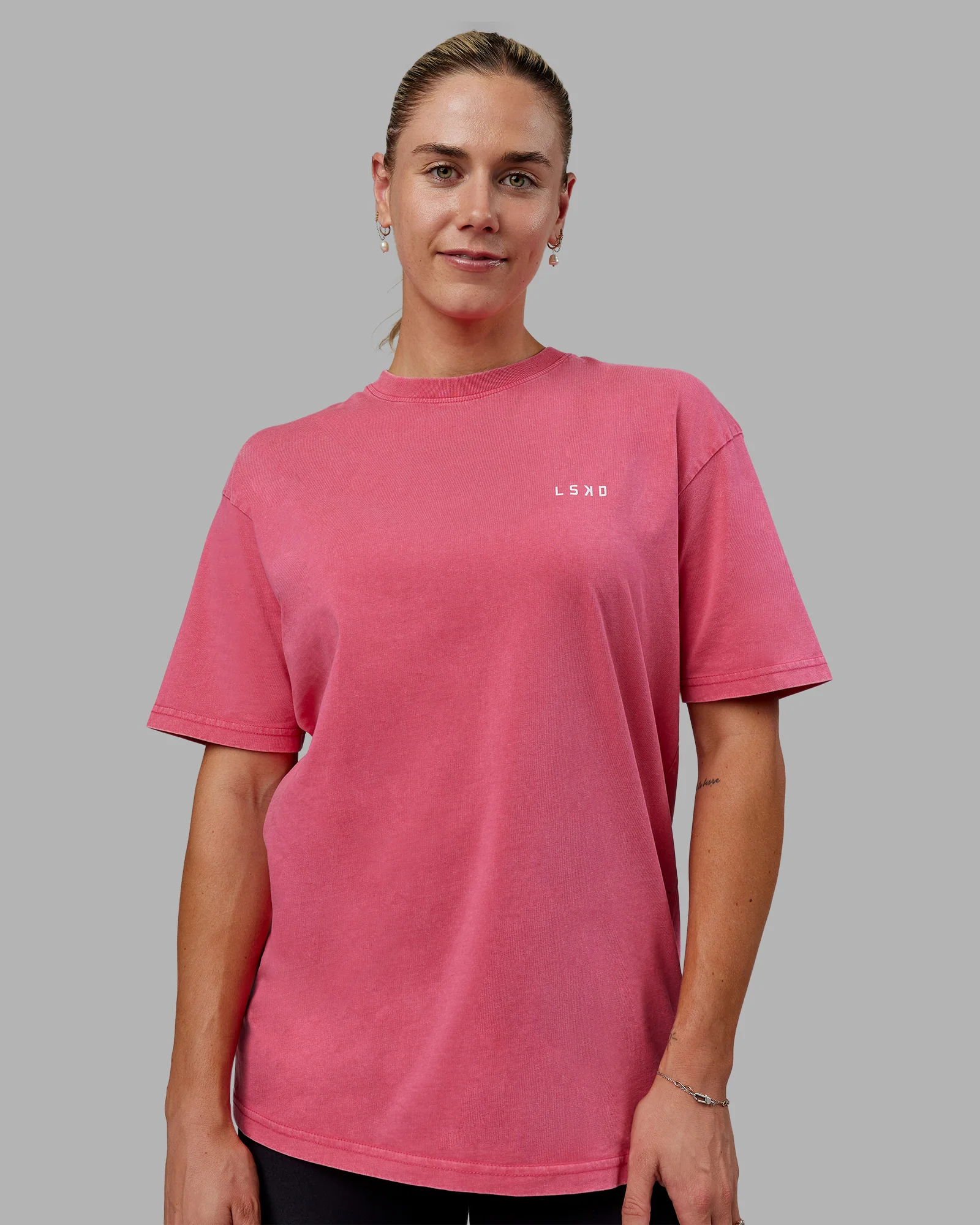 15646-washed-empower-oversize-tee-berry-pink-pastel-orchid-4.webp Washed Empower Oversize Tee - Berry Pink-Pastel Orchid