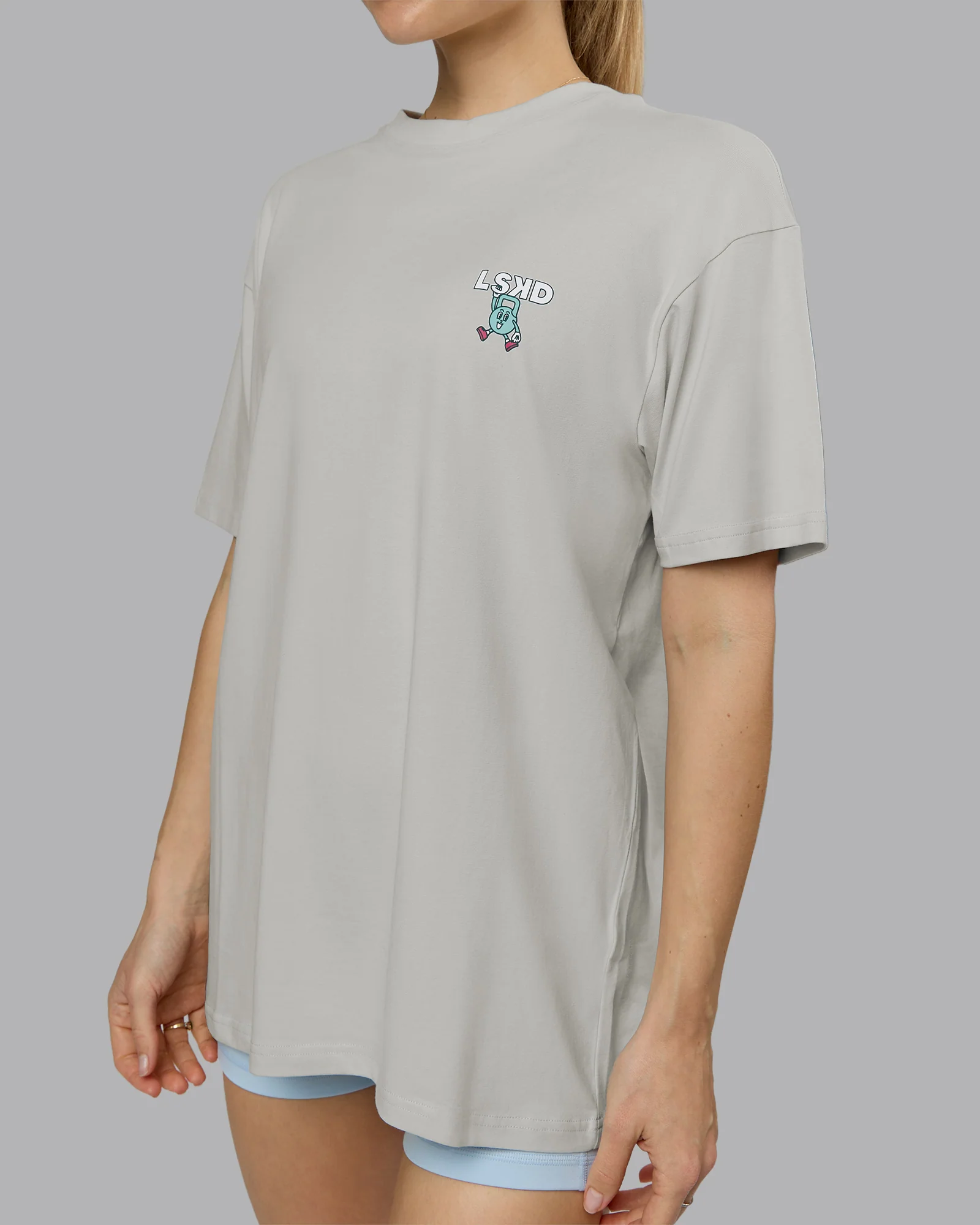 15691-perspective-flxcotton-oversized-tee-digital-mist-white-8.webp Perspective FLXCotton Oversized Tee - Digital Mist-White