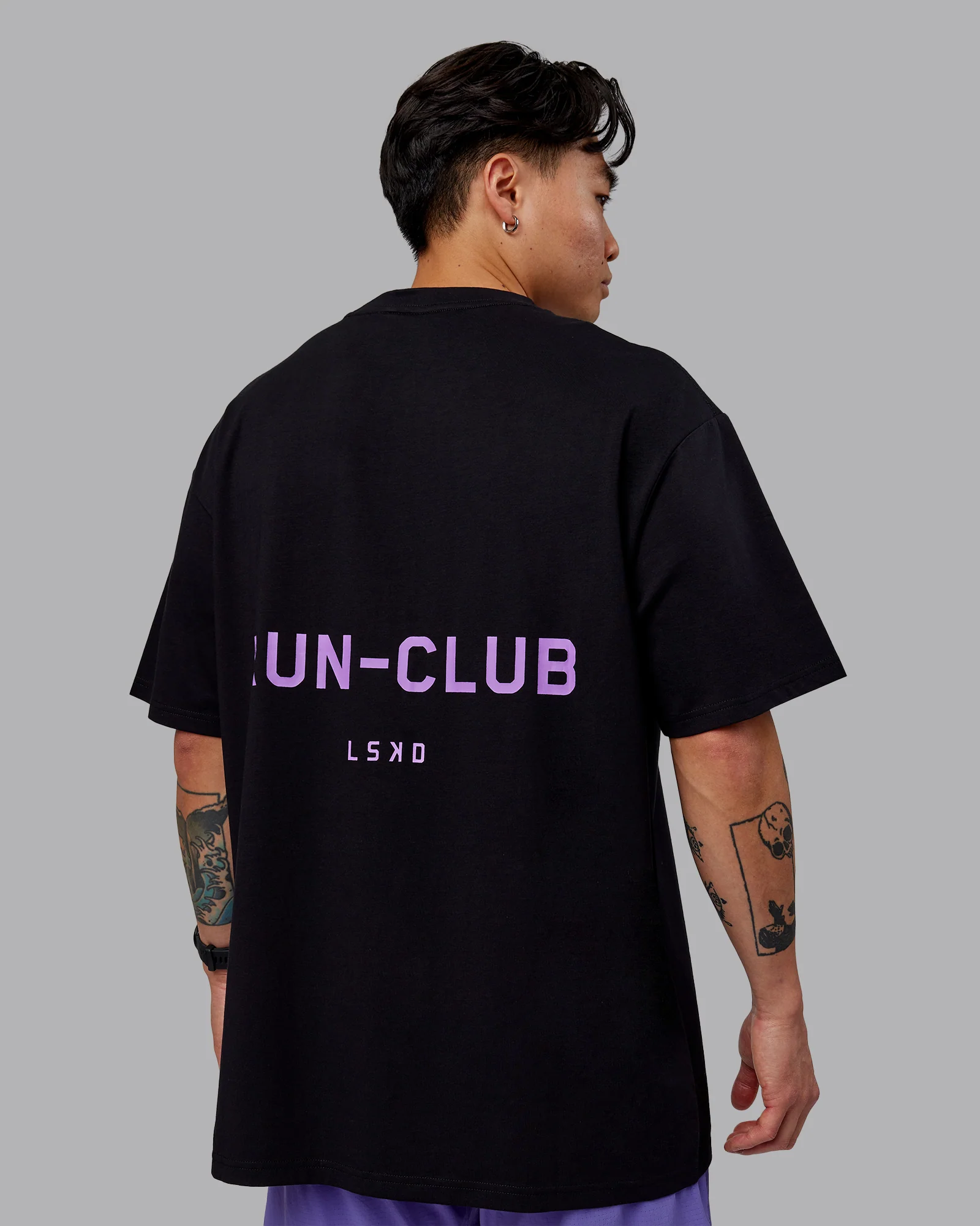 15753-run-club-flxcotton-tee-oversize-black-purple-swirl-7.webp RUN CLUB FLXCotton Tee Oversize - Black-Purple Swirl