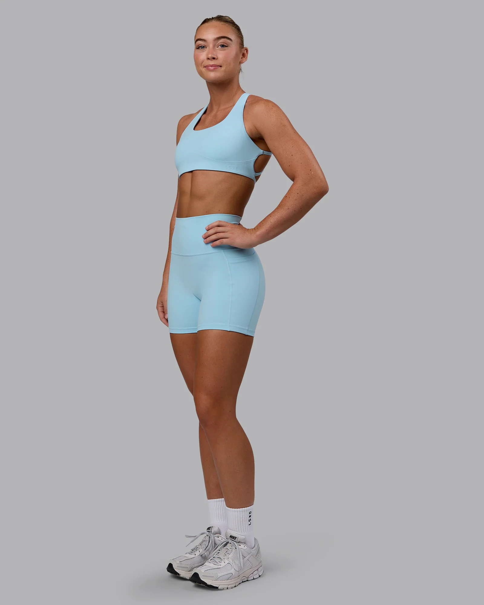 15984-fusion-ultra-high-rise-4-short-pockets-glacial-blue-4.webp Fusion Ultra High-Rise 4" Short Pockets - Glacial Blue