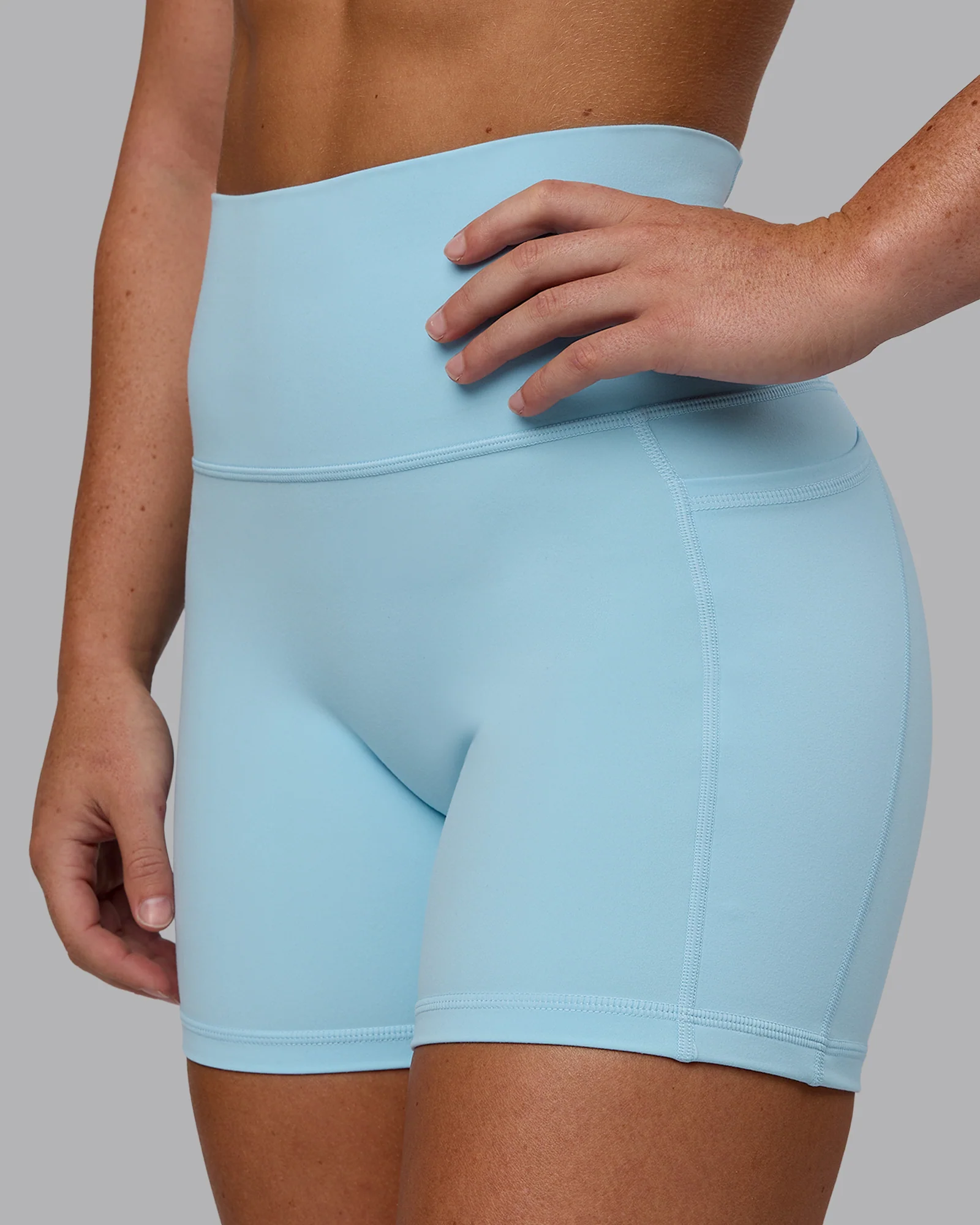 15984-fusion-ultra-high-rise-4-short-pockets-glacial-blue-6.webp Fusion Ultra High-Rise 4" Short Pockets - Glacial Blue