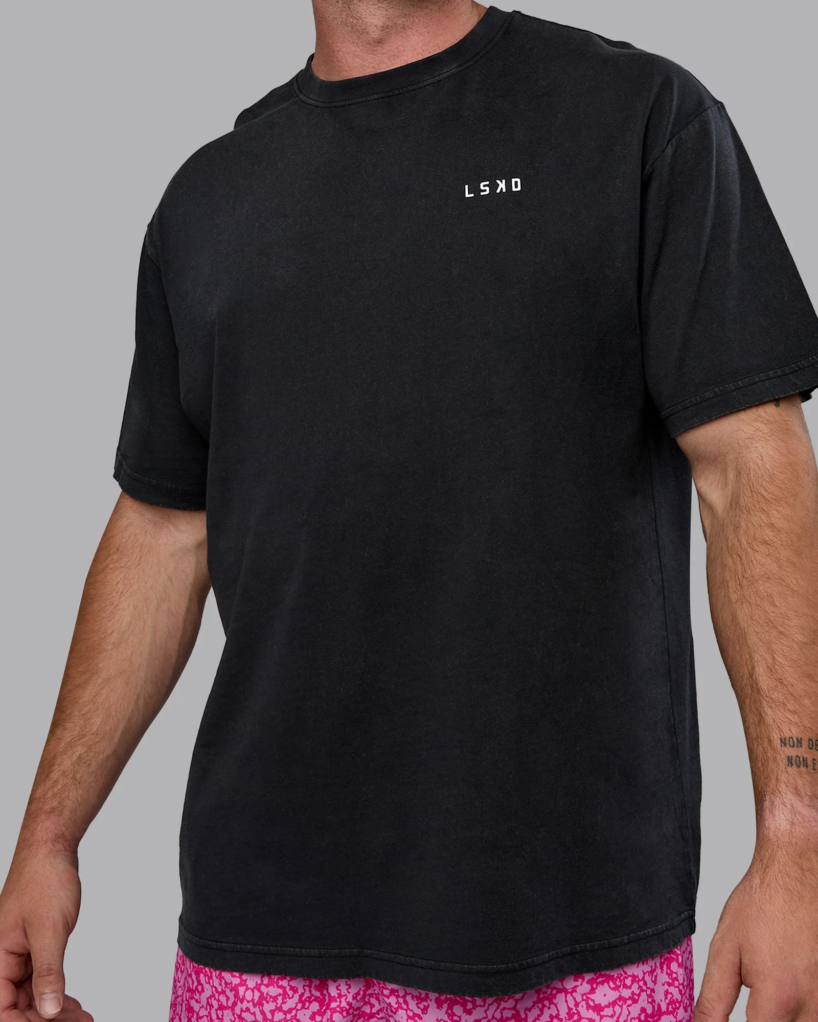 Washed Empower Oversize Tee - Black-Berry Pink