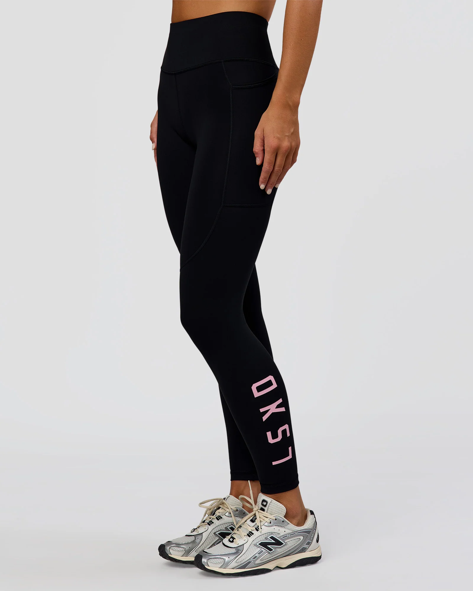 1652-rep-ultra-high-rise-full-length-legging-pockets-black-marshmallow-1.webp Rep Ultra High-Rise Full Length Legging Pockets - Black-Marshmallow