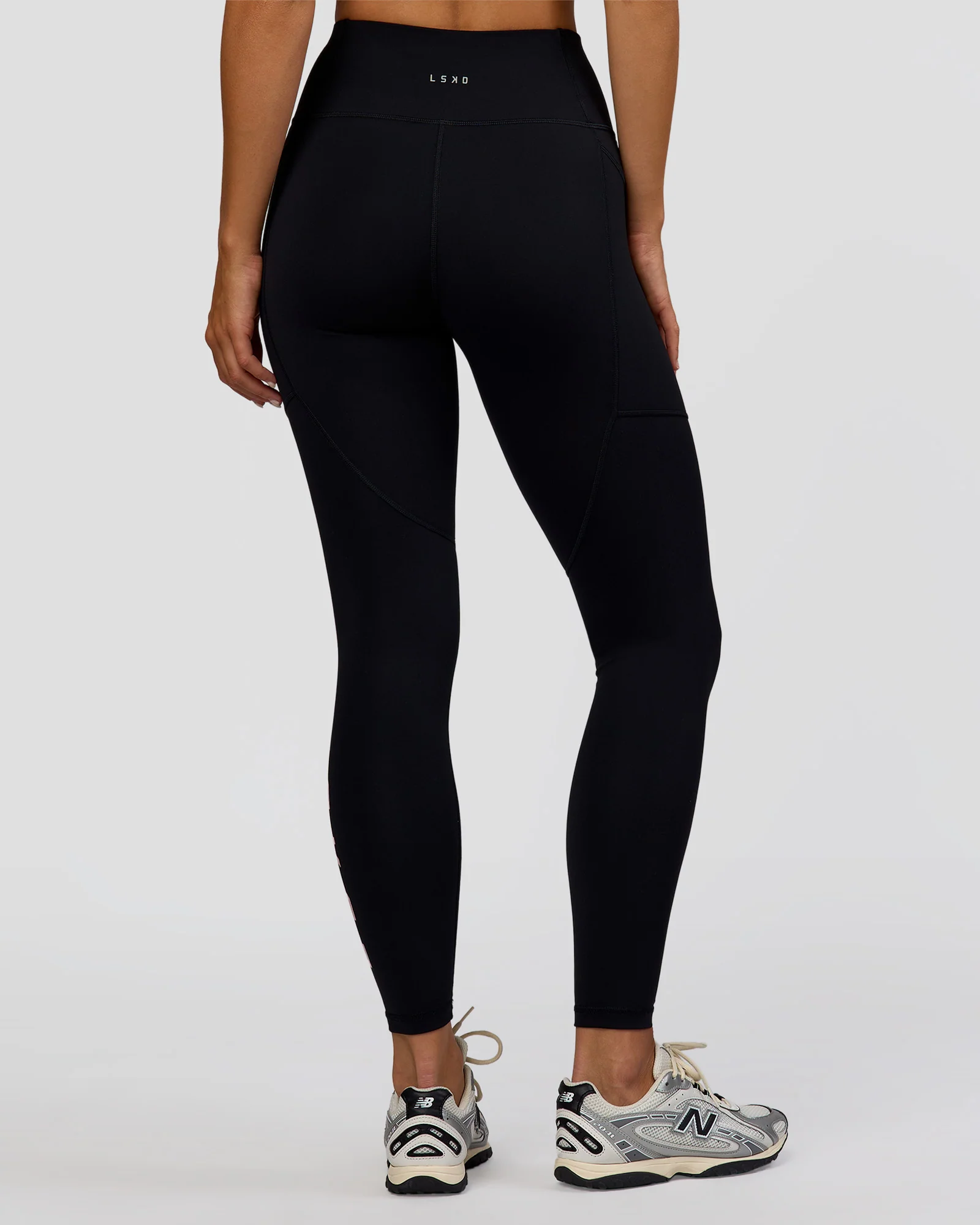 1652-rep-ultra-high-rise-full-length-legging-pockets-black-marshmallow-5.webp Rep Ultra High-Rise Full Length Legging Pockets - Black-Marshmallow
