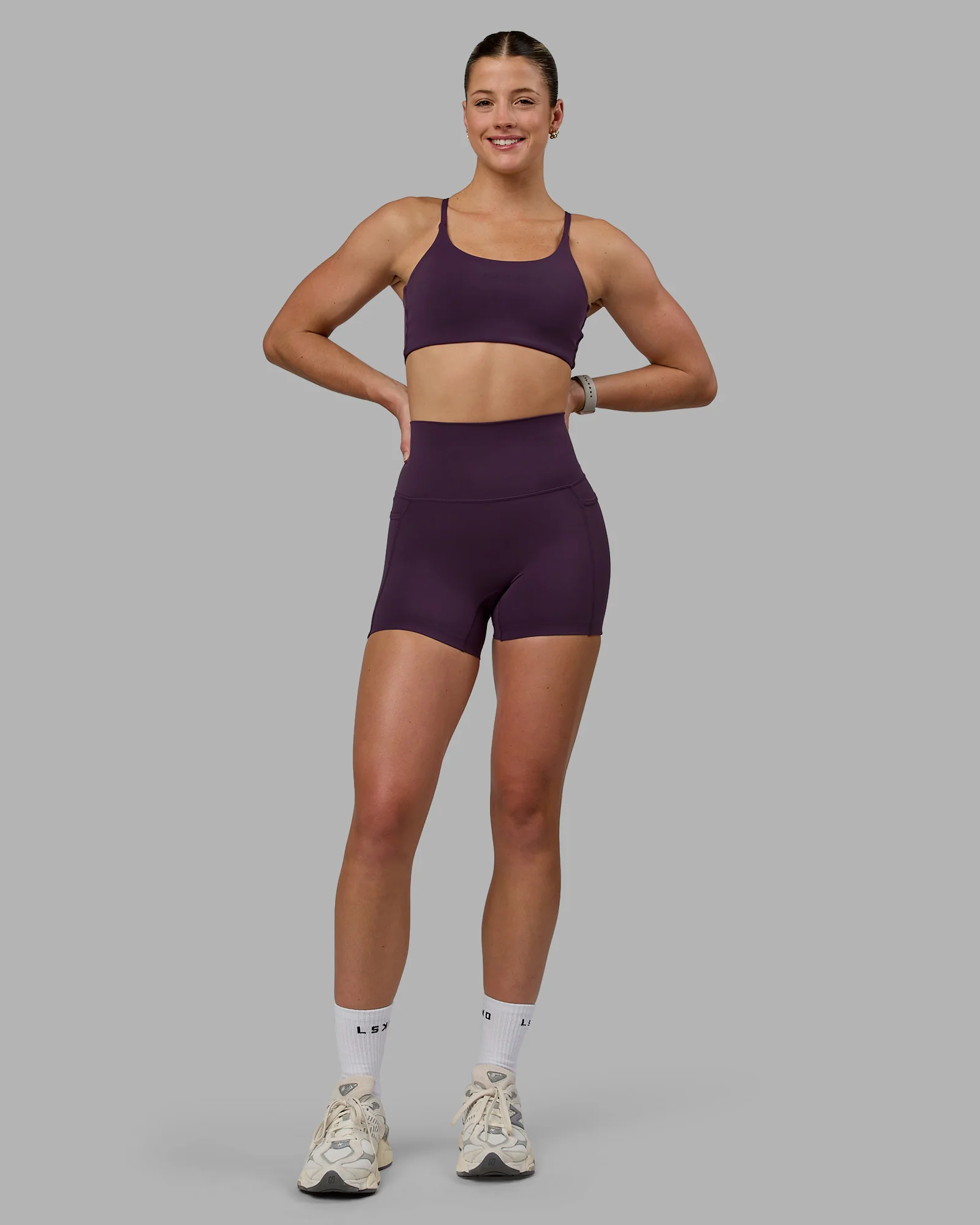 16559-o.g.-twist-sports-bra-midnight-plum-4.webp O.G. Twist Sports Bra - Midnight Plum