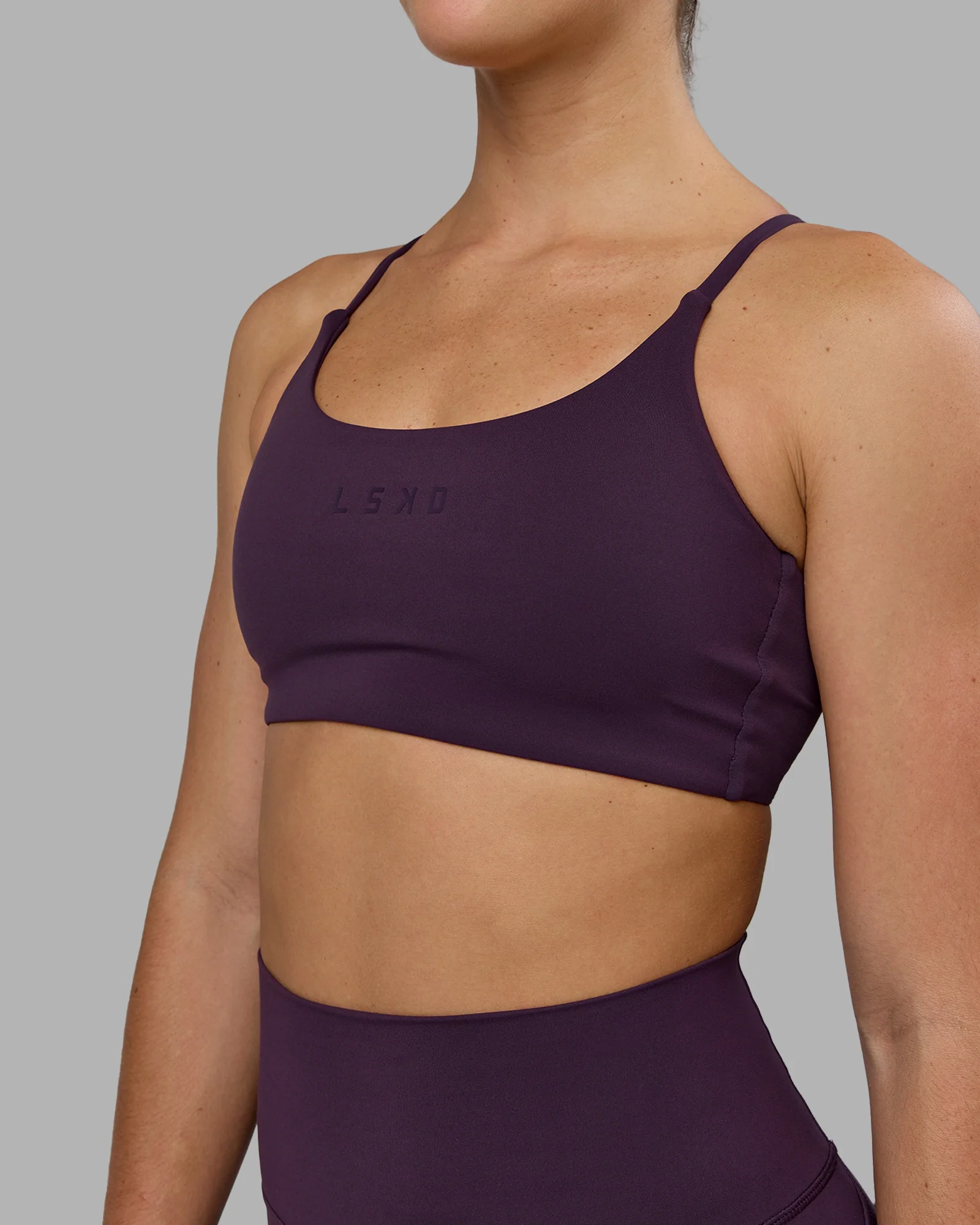 16559-o.g.-twist-sports-bra-midnight-plum-6.webp O.G. Twist Sports Bra - Midnight Plum