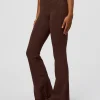 166-fusion-v-contour-high-rise-flared-legging-pockets-hot-chocolate-2.webp Fusion V-Contour High-Rise Flared Legging Pockets - Hot Chocolate