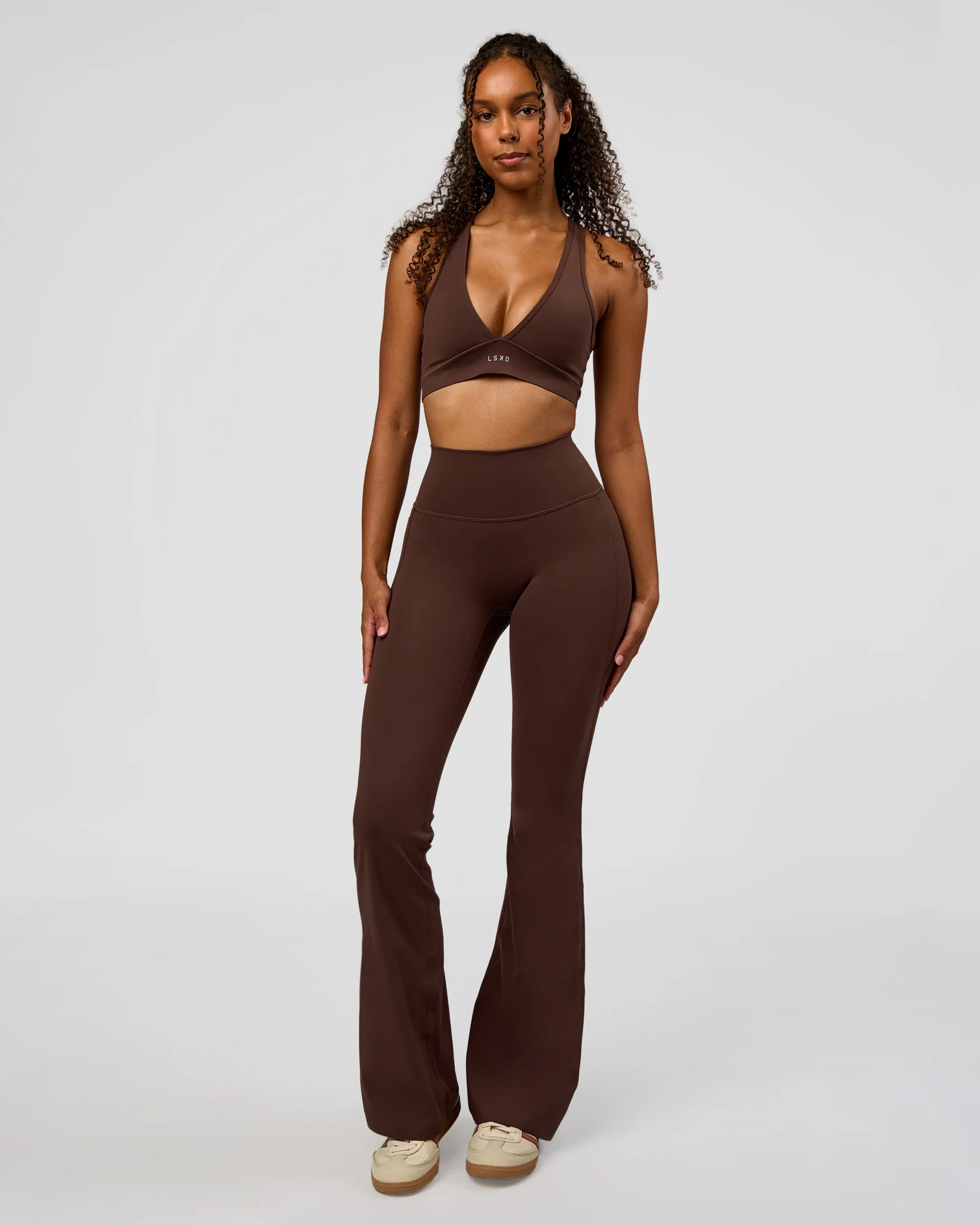 166-fusion-v-contour-high-rise-flared-legging-pockets-hot-chocolate-7.webp Fusion V-Contour High-Rise Flared Legging Pockets - Hot Chocolate