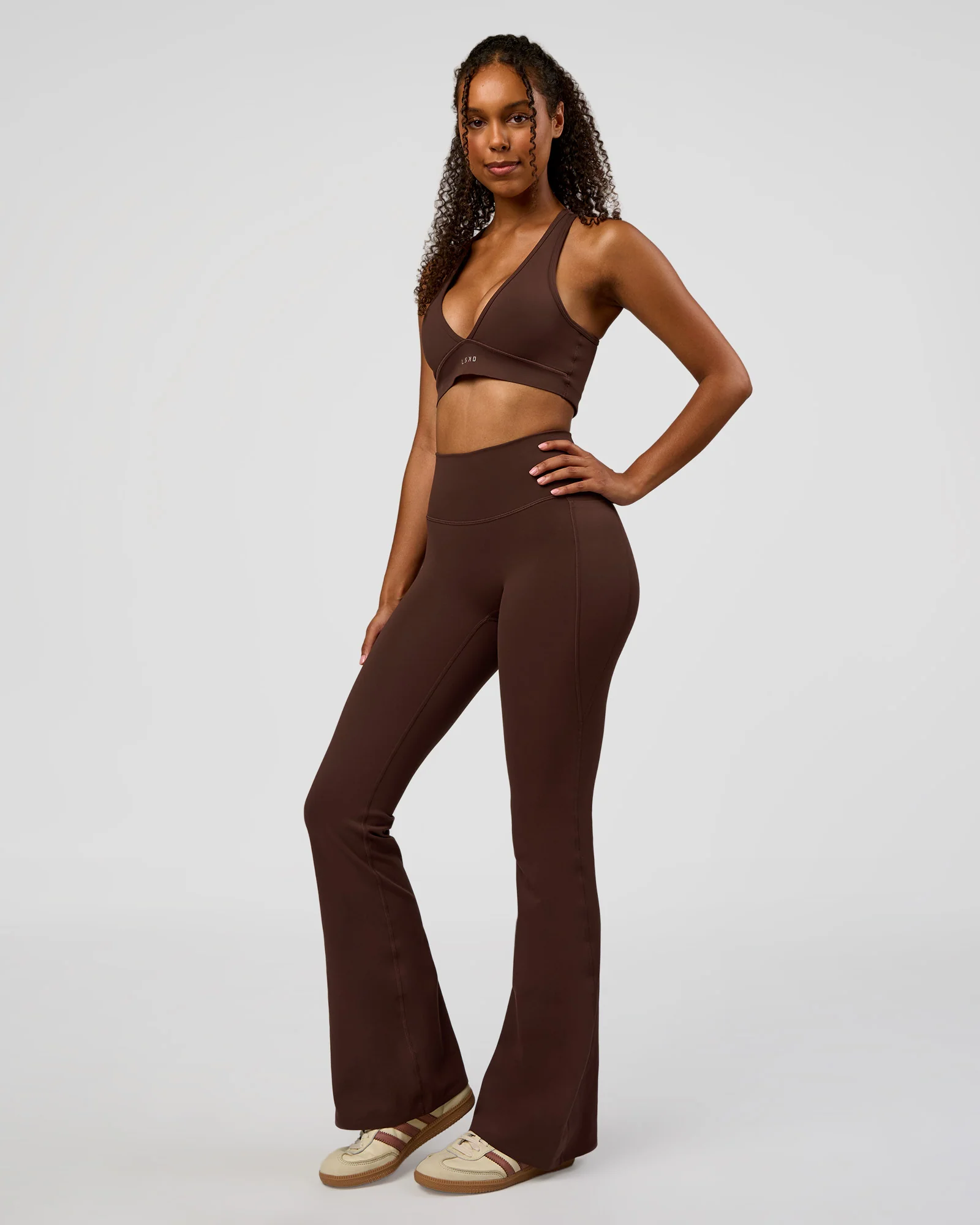 166-fusion-v-contour-high-rise-flared-legging-pockets-hot-chocolate-8.webp Fusion V-Contour High-Rise Flared Legging Pockets - Hot Chocolate