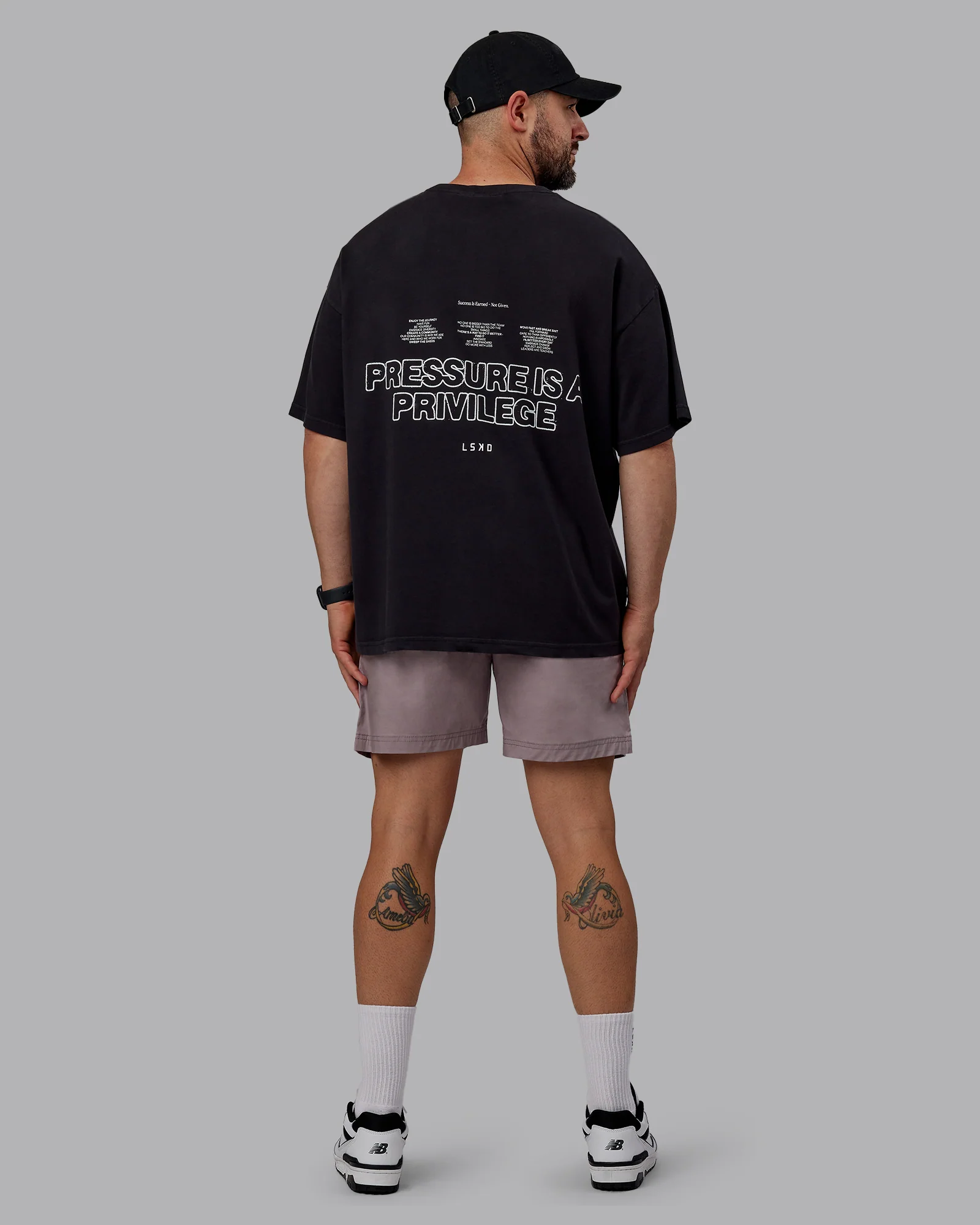 1661-pressure-washed-heavyweight-oversize-tee-black-white-12.webp Pressure Washed Heavyweight Oversize Tee - Black-White