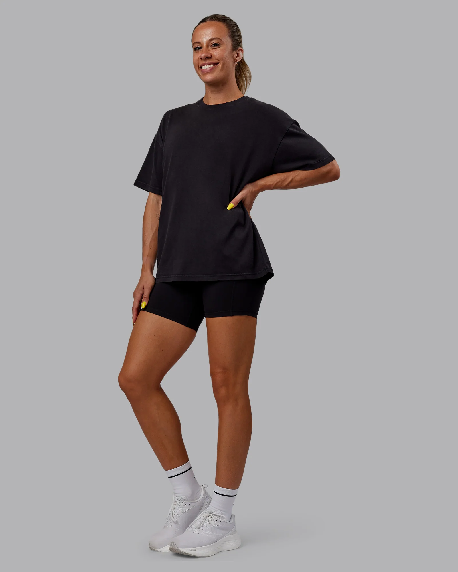 1661-pressure-washed-heavyweight-oversize-tee-black-white-8.webp Pressure Washed Heavyweight Oversize Tee - Black-White