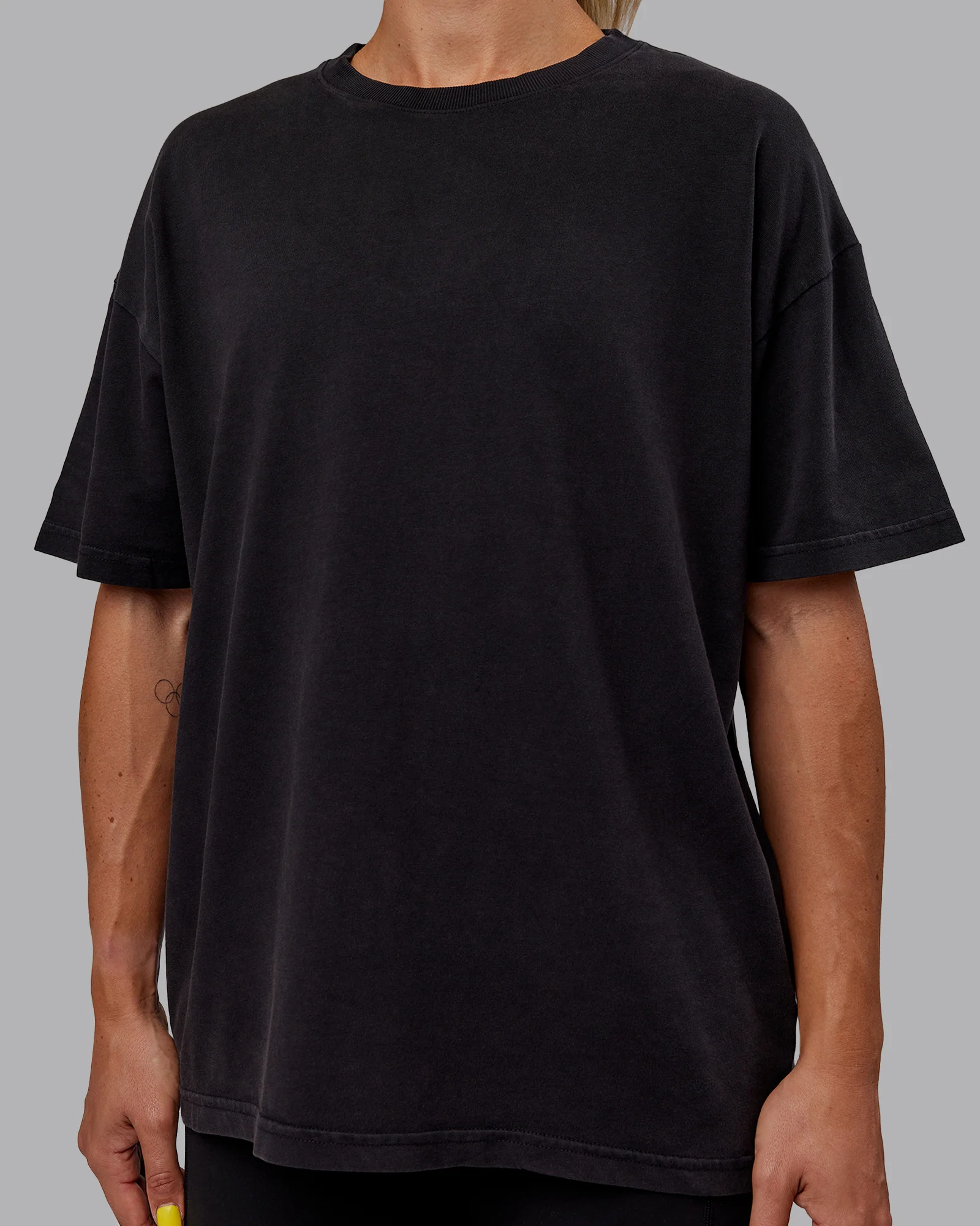 1661-pressure-washed-heavyweight-oversize-tee-black-white-9.webp Pressure Washed Heavyweight Oversize Tee - Black-White