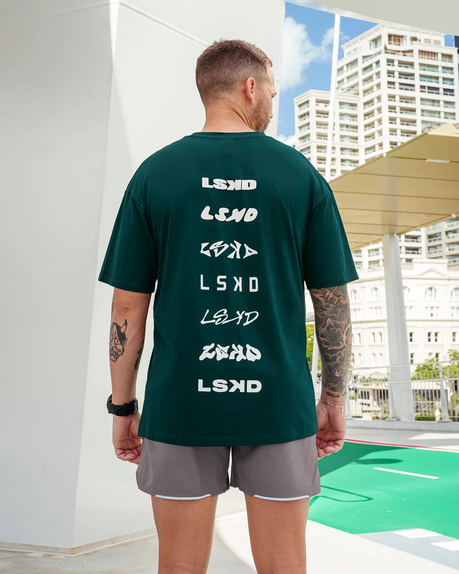 16696-variation-flxcotton-oversized-tee-dark-moss-digital-mist-1.webp Variation FLXCotton Oversized Tee - Dark Moss-Digital Mist