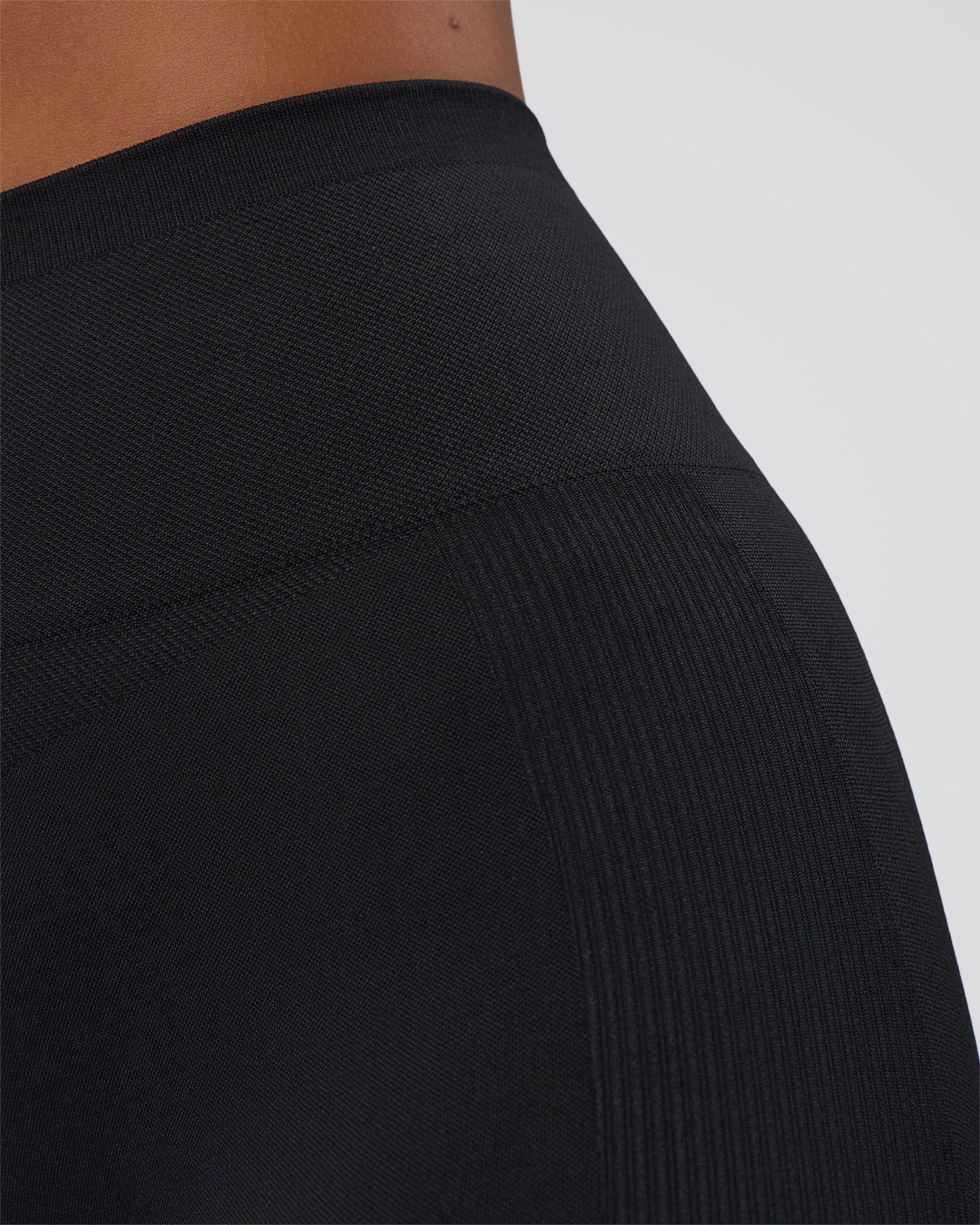 16713-surge-seamless-high-rise-full-length-legging-black-11.jpg Surge Seamless High-Rise Full Length Legging - Black