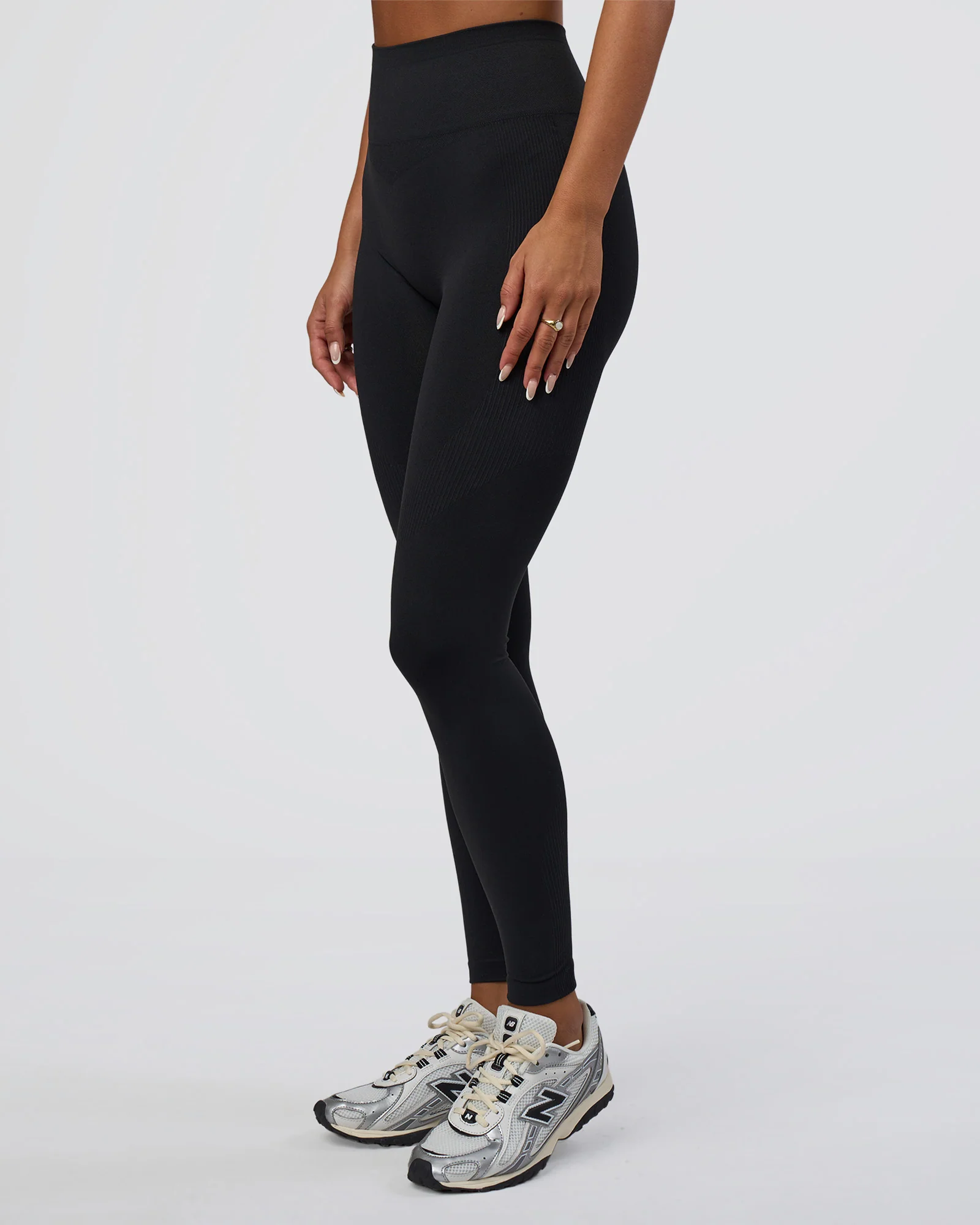 16713-surge-seamless-high-rise-full-length-legging-black-5.webp Surge Seamless High-Rise Full Length Legging - Black
