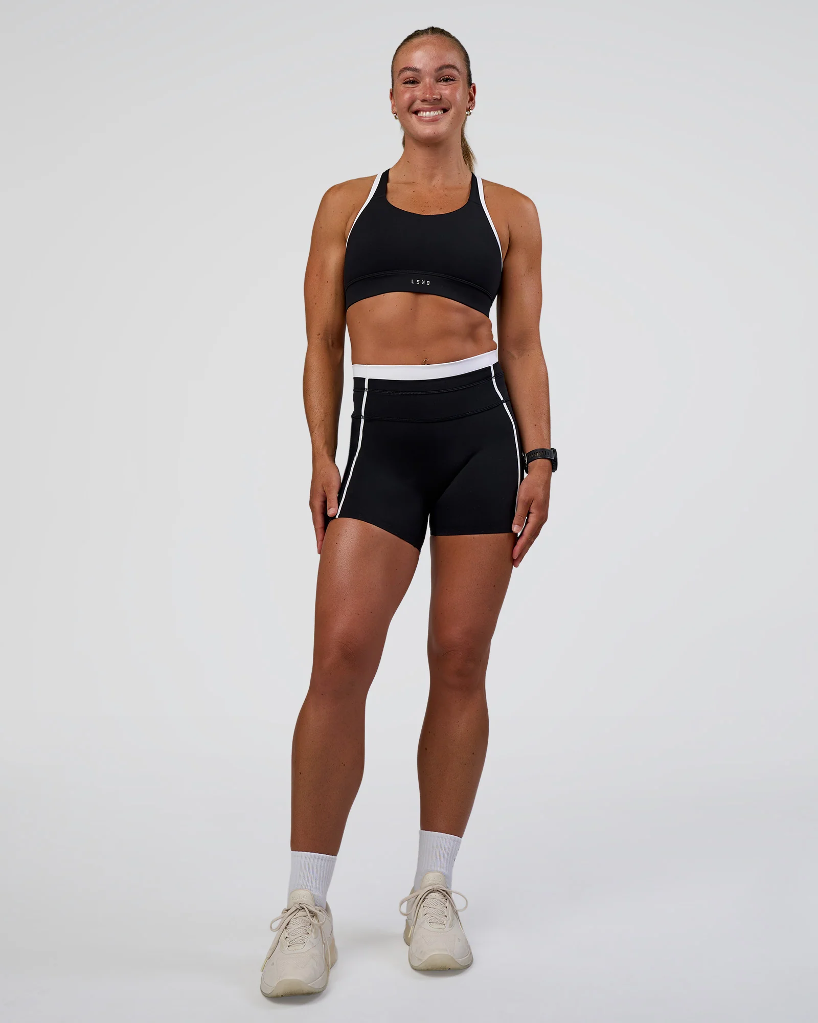 Distinction Sports Bra 2.0 - Black-White