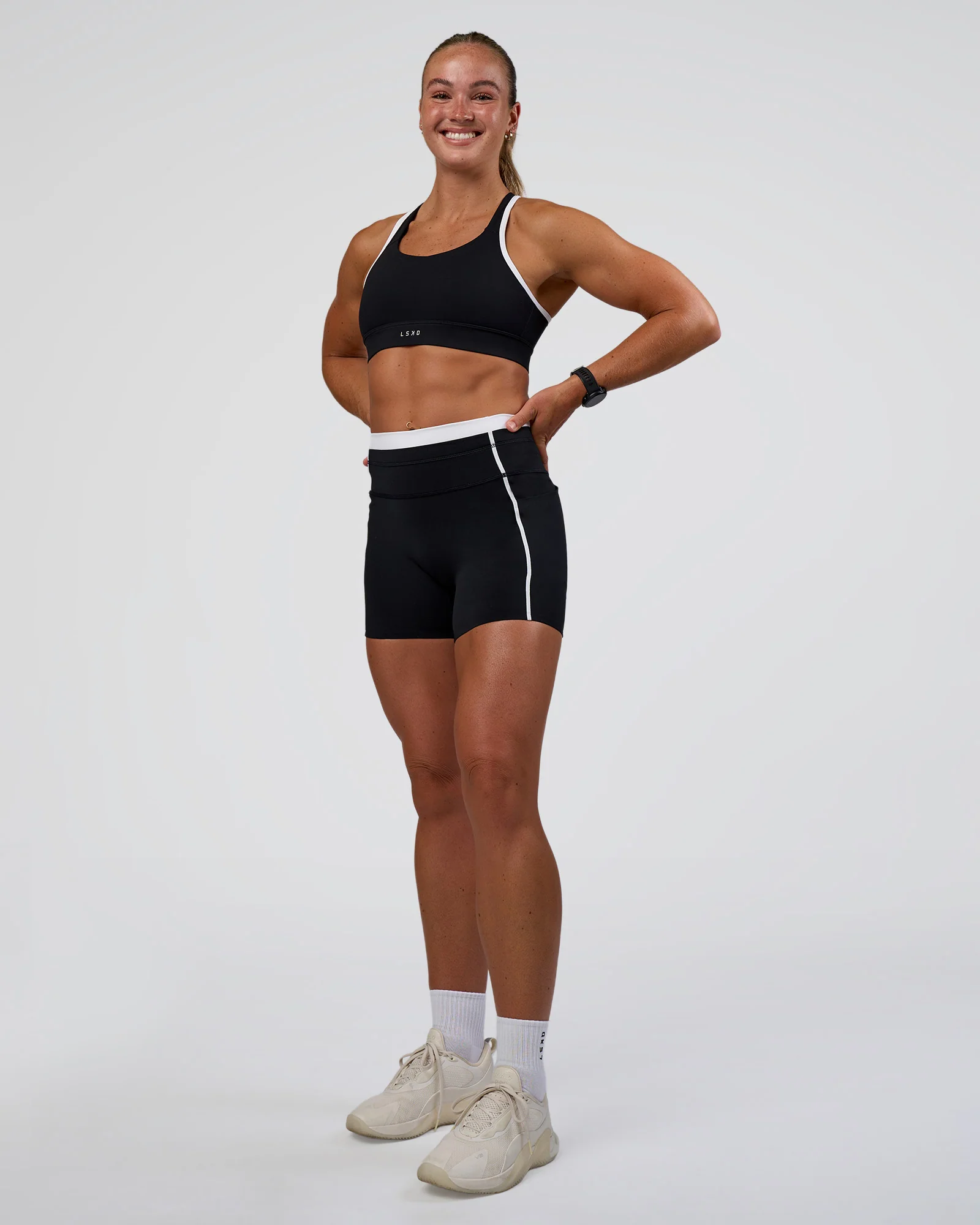 Distinction Sports Bra 2.0 - Black-White