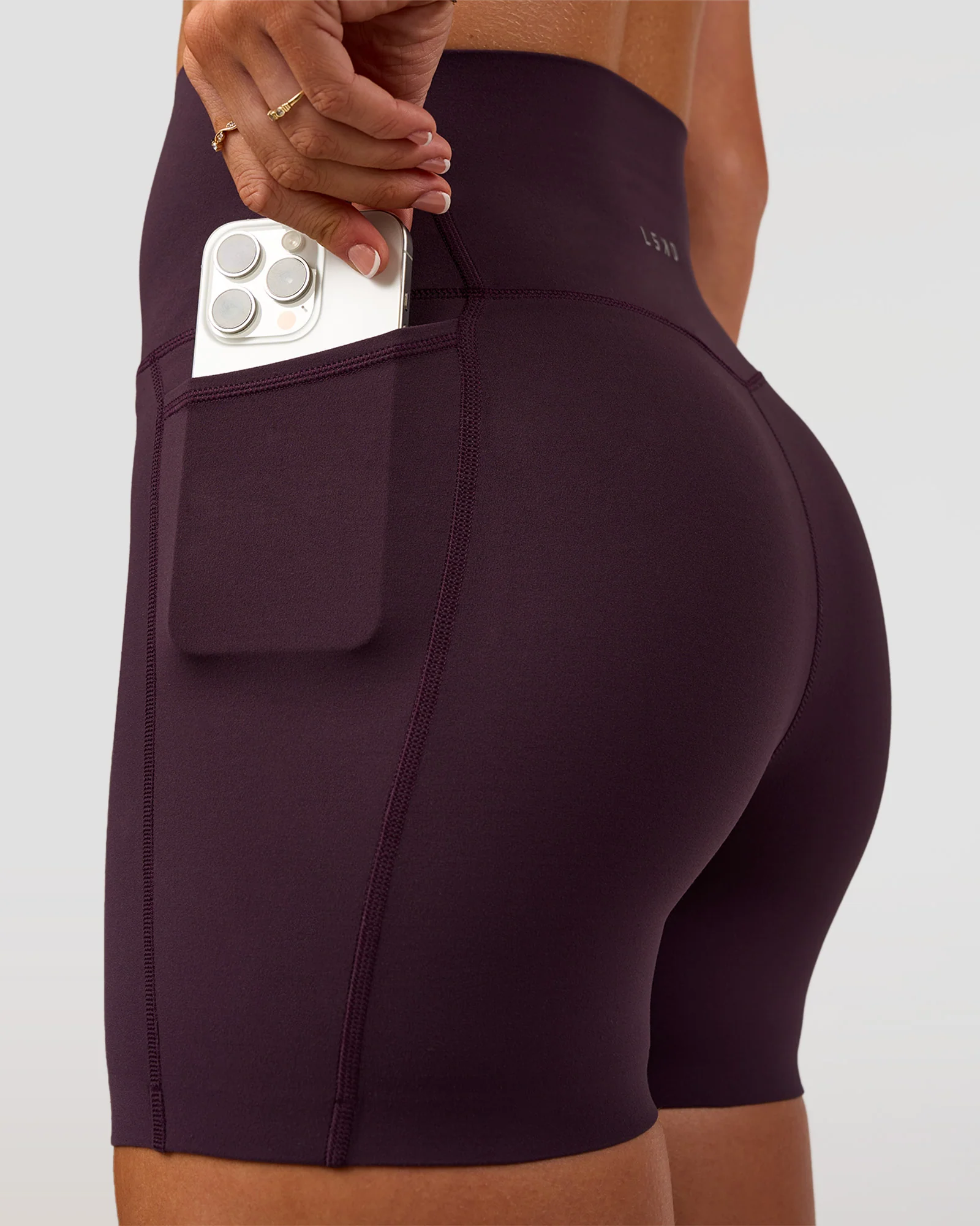 16972-elixir-ultra-high-rise-4-short-pockets-midnight-plum-1.webp Elixir Ultra High-Rise 4" Short Pockets - Midnight Plum