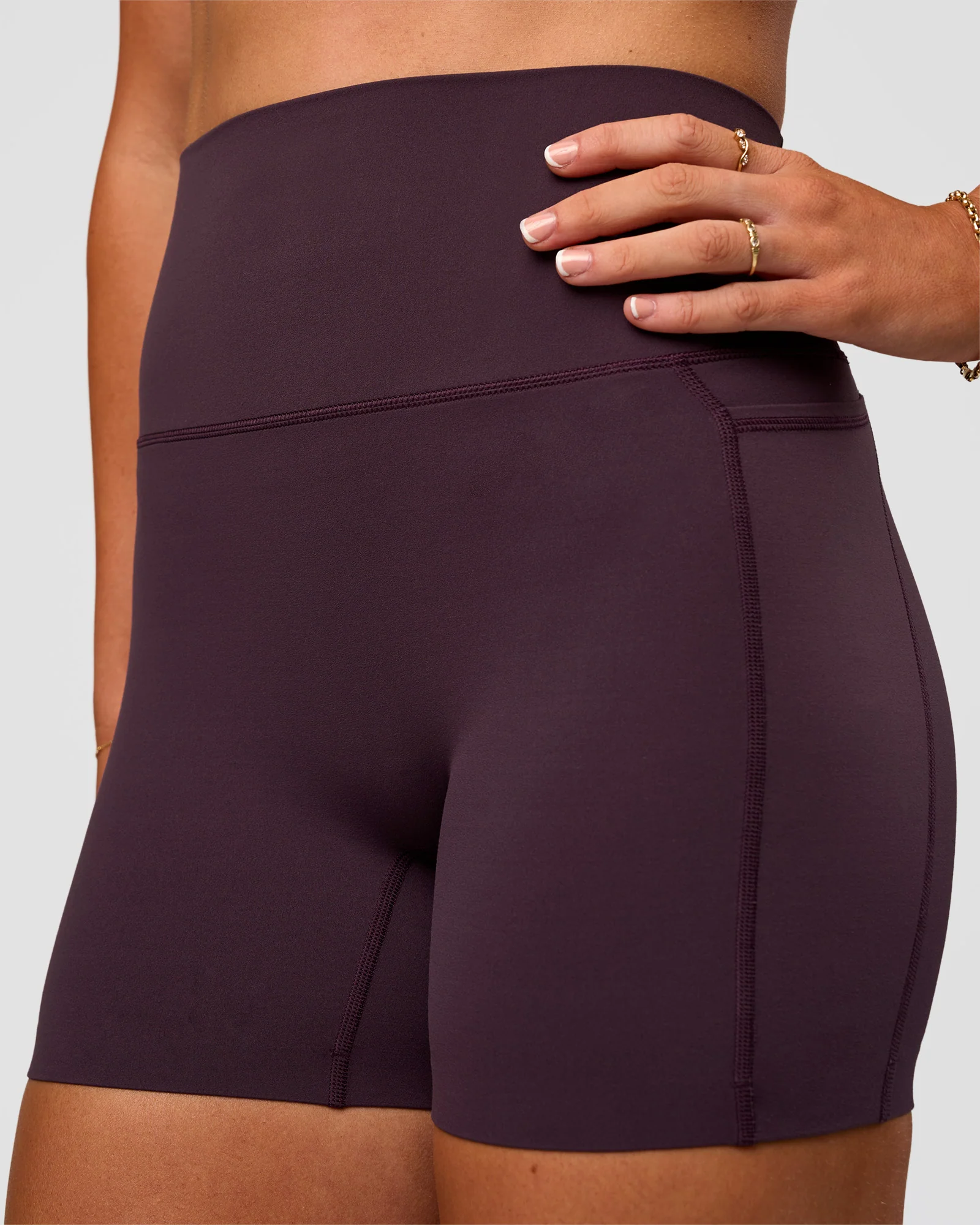 16972-elixir-ultra-high-rise-4-short-pockets-midnight-plum-6.webp Elixir Ultra High-Rise 4" Short Pockets - Midnight Plum