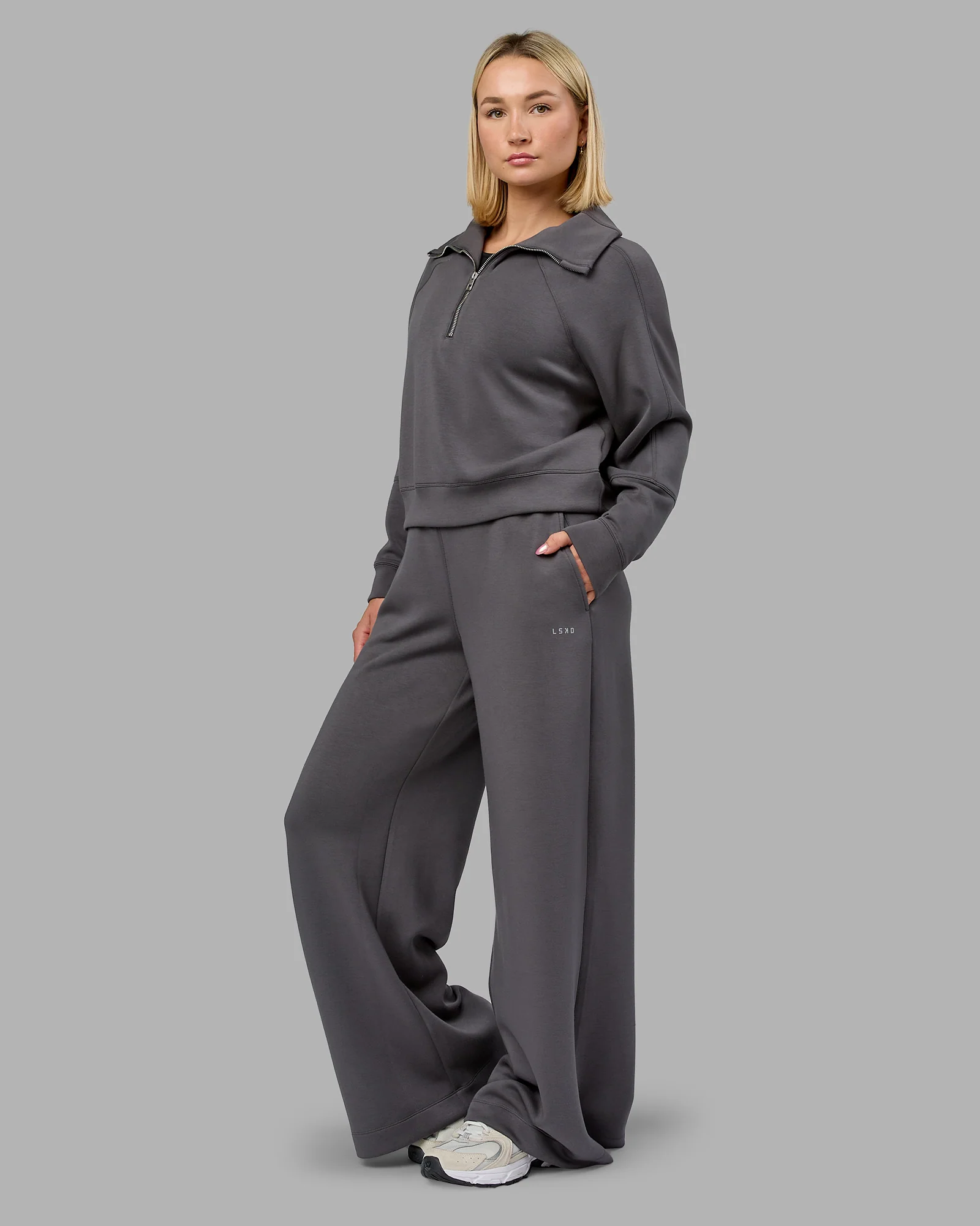17043-elevate-softtouch-1-2-zip-sweater-asphalt-7.webp Elevate SoftTouch 1/2 Zip Sweater - Asphalt