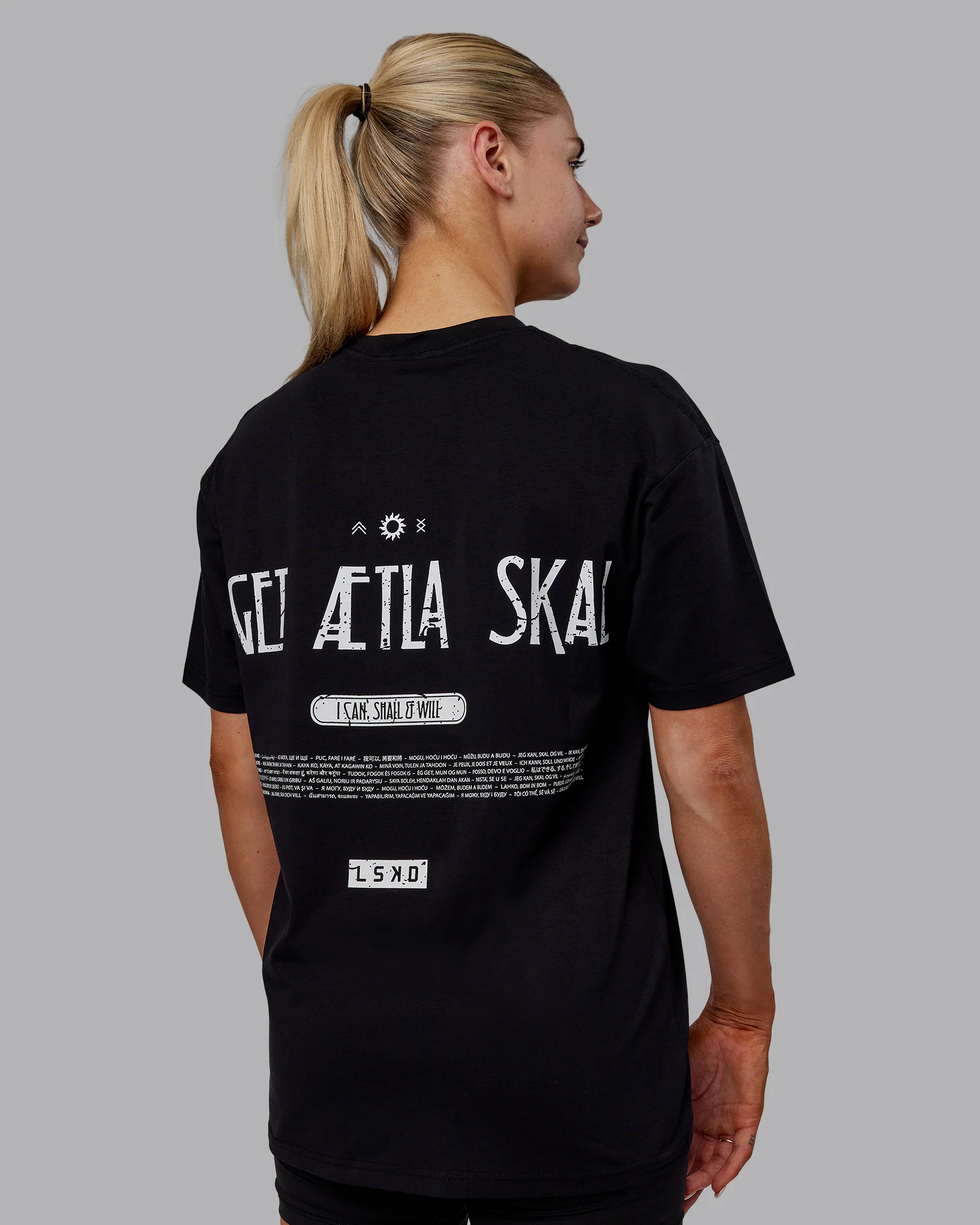 17086-sara-get-tla-skal-unisex-flxcotton-oversize-tee-black-white-7.webp Sara GET ÆTLA SKAL Unisex FLXCotton Oversize Tee - Black-White