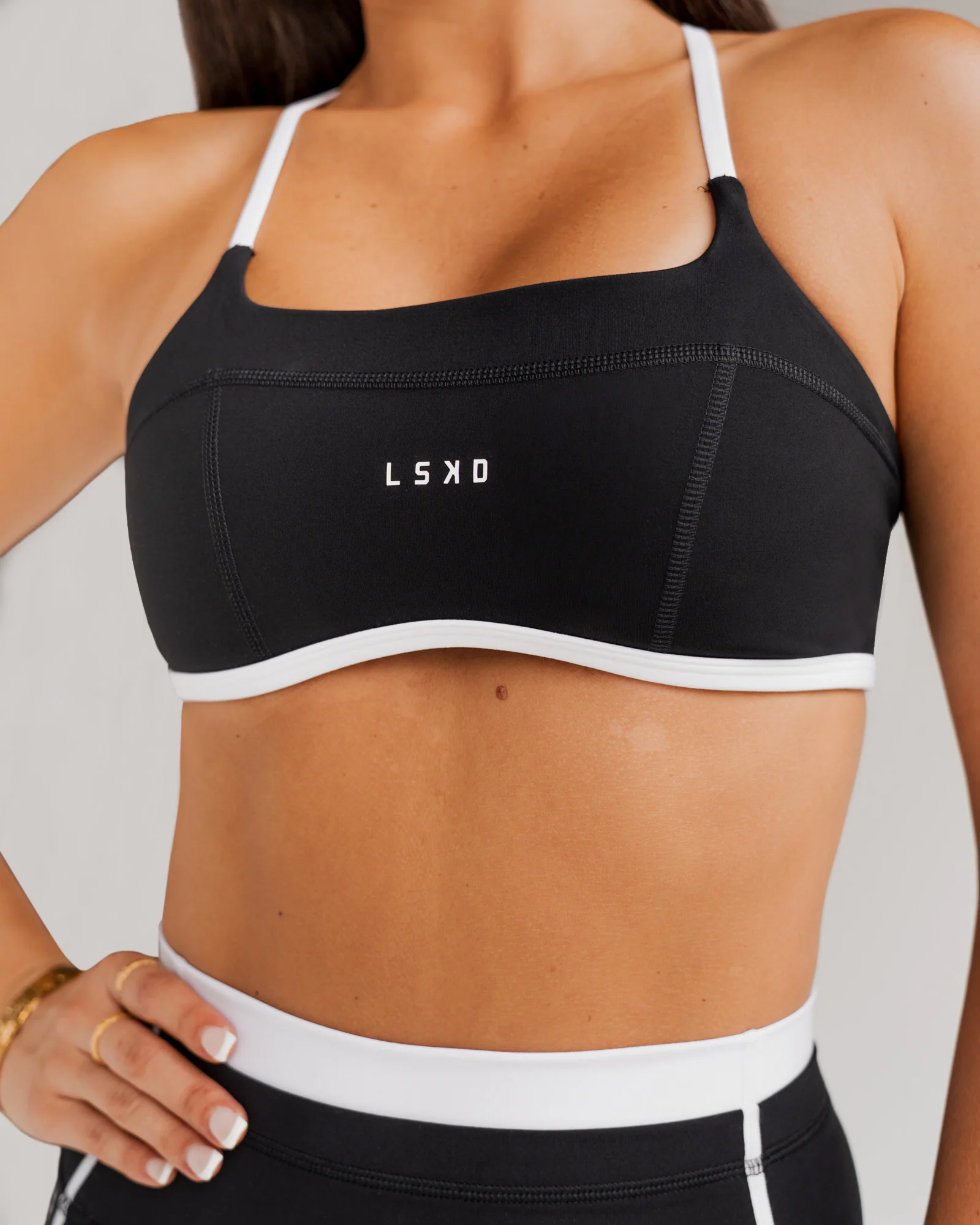 17095-liberate-sports-bra-black-white-3.webp Liberate Sports Bra - Black-White