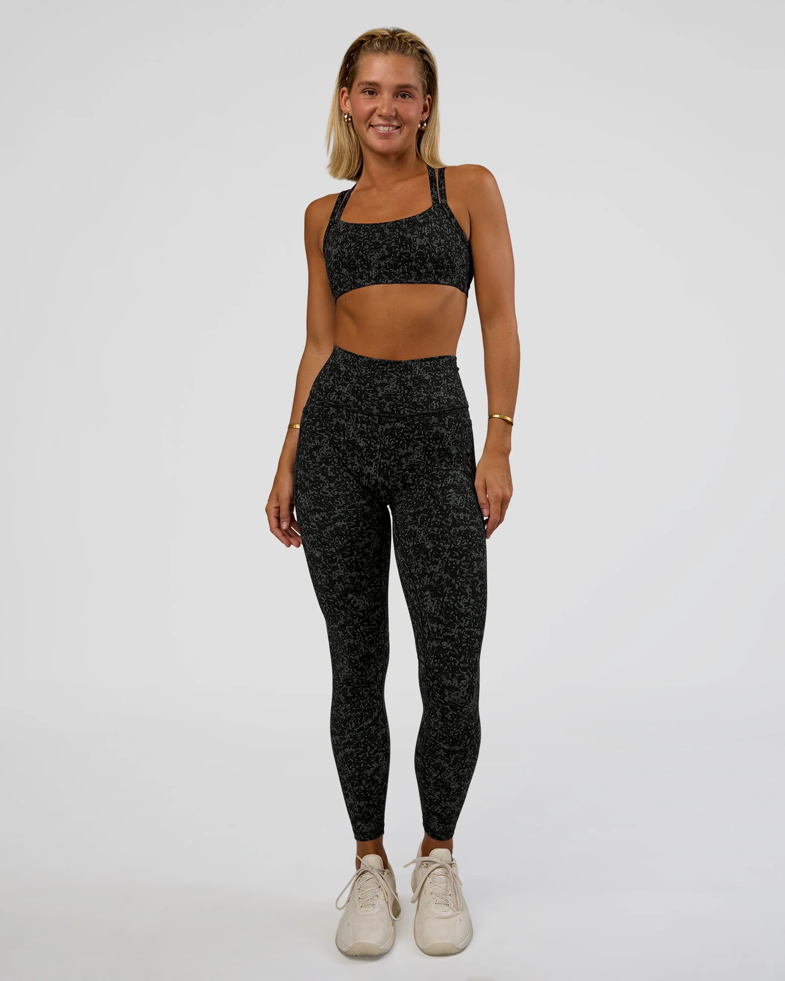 17113-fusion-icon-ultra-high-rise-full-length-legging-pockets-energy-print-black-reflective-3.webp Fusion Icon Ultra High-Rise Full Length Legging Pockets - Energy Print Black-Reflective