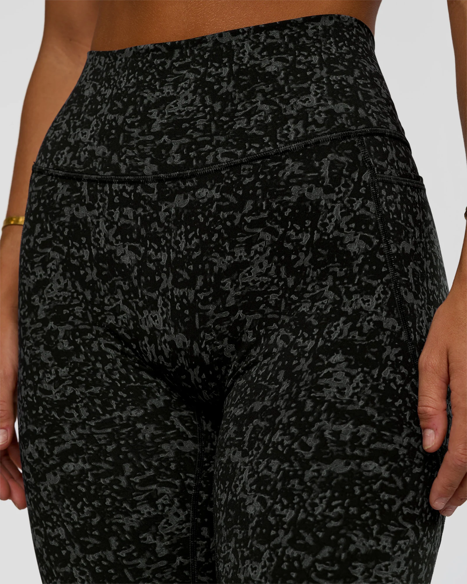 17113-fusion-icon-ultra-high-rise-full-length-legging-pockets-energy-print-black-reflective-8.webp Fusion Icon Ultra High-Rise Full Length Legging Pockets - Energy Print Black-Reflective