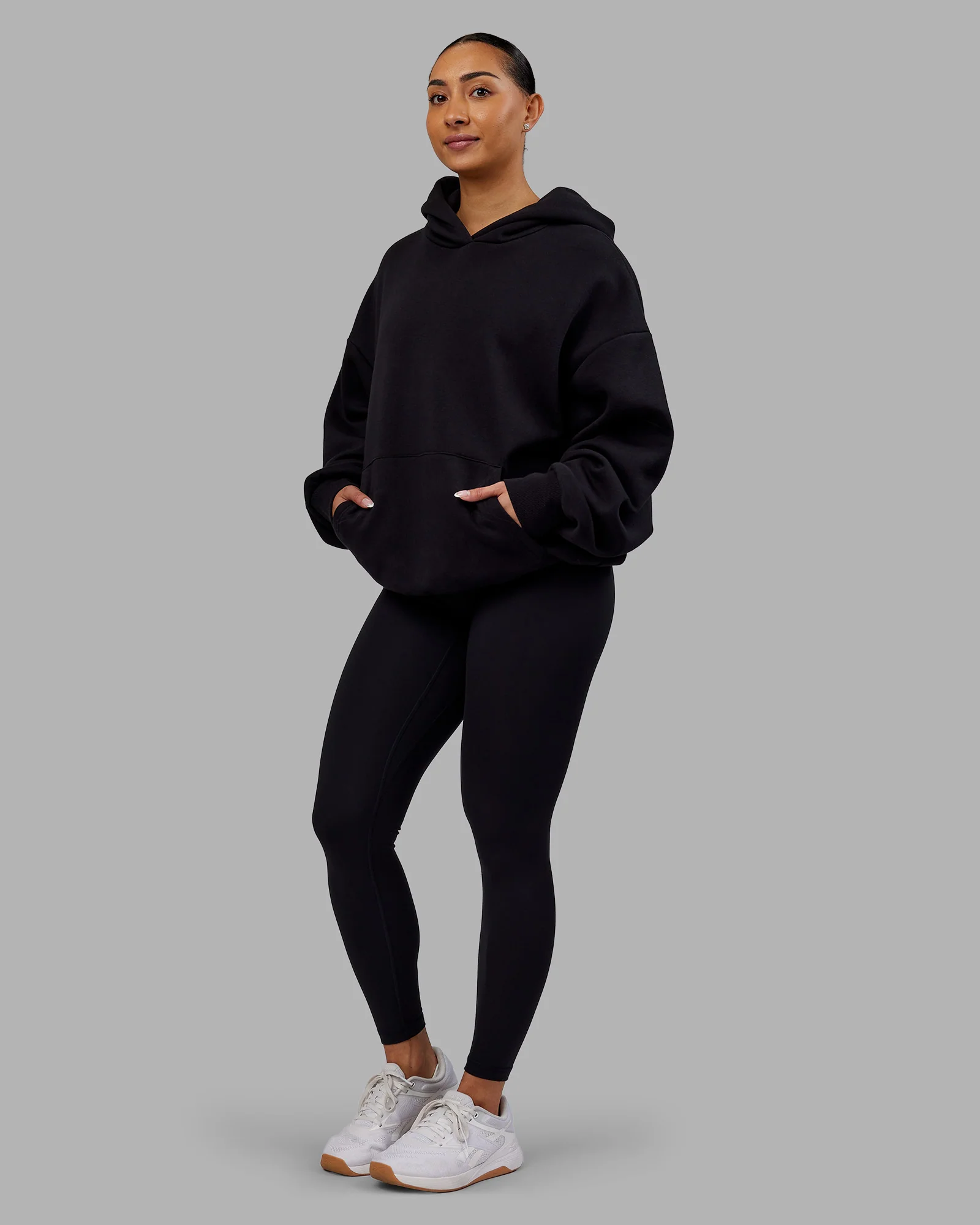 17327-rise-lift-hoodie-oversized-black-white-10.webp Rise & Lift Hoodie Oversized - Black-White