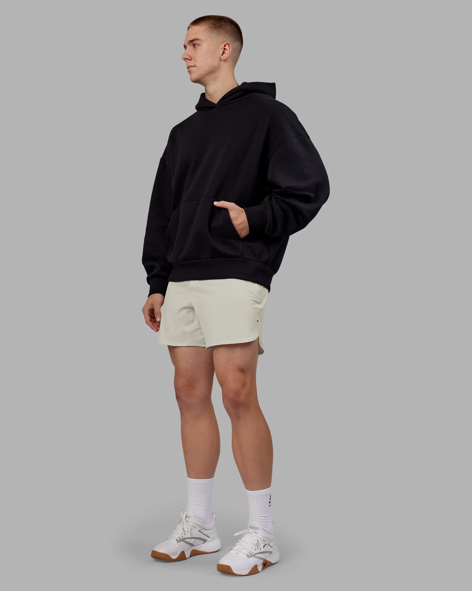 17327-rise-lift-hoodie-oversized-black-white-5.webp Rise & Lift Hoodie Oversized - Black-White