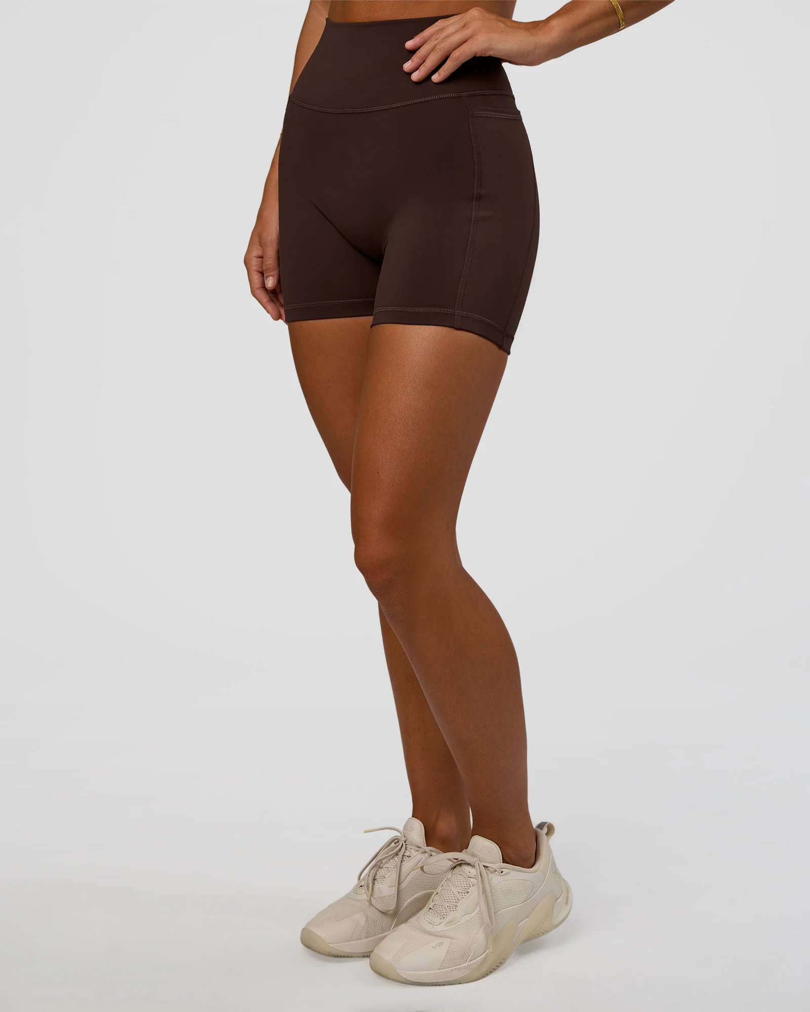 Fusion V-Contour Ultra High-Rise 4" Short Pockets - Hot Chocolate