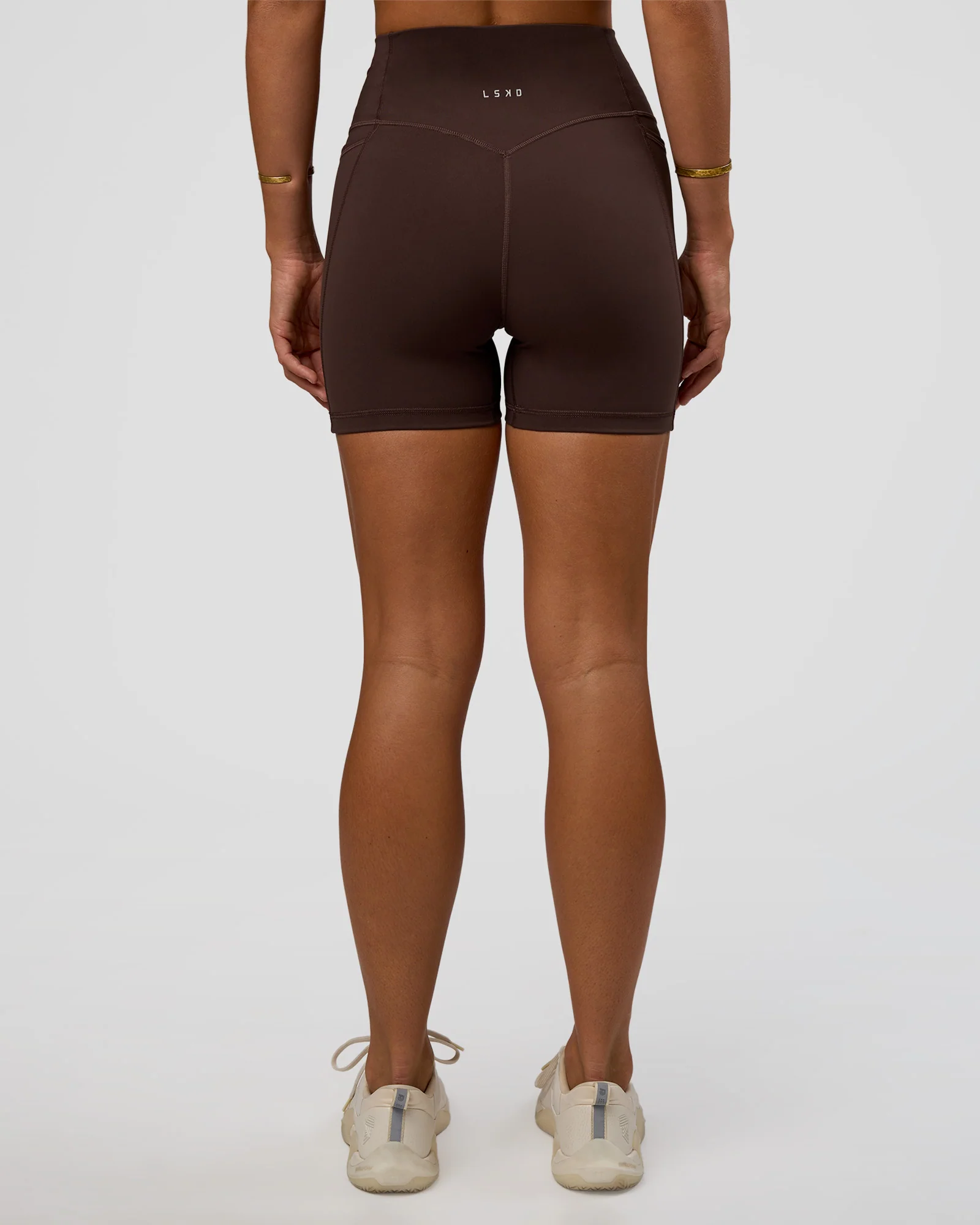 Fusion V-Contour Ultra High-Rise 4" Short Pockets - Hot Chocolate
