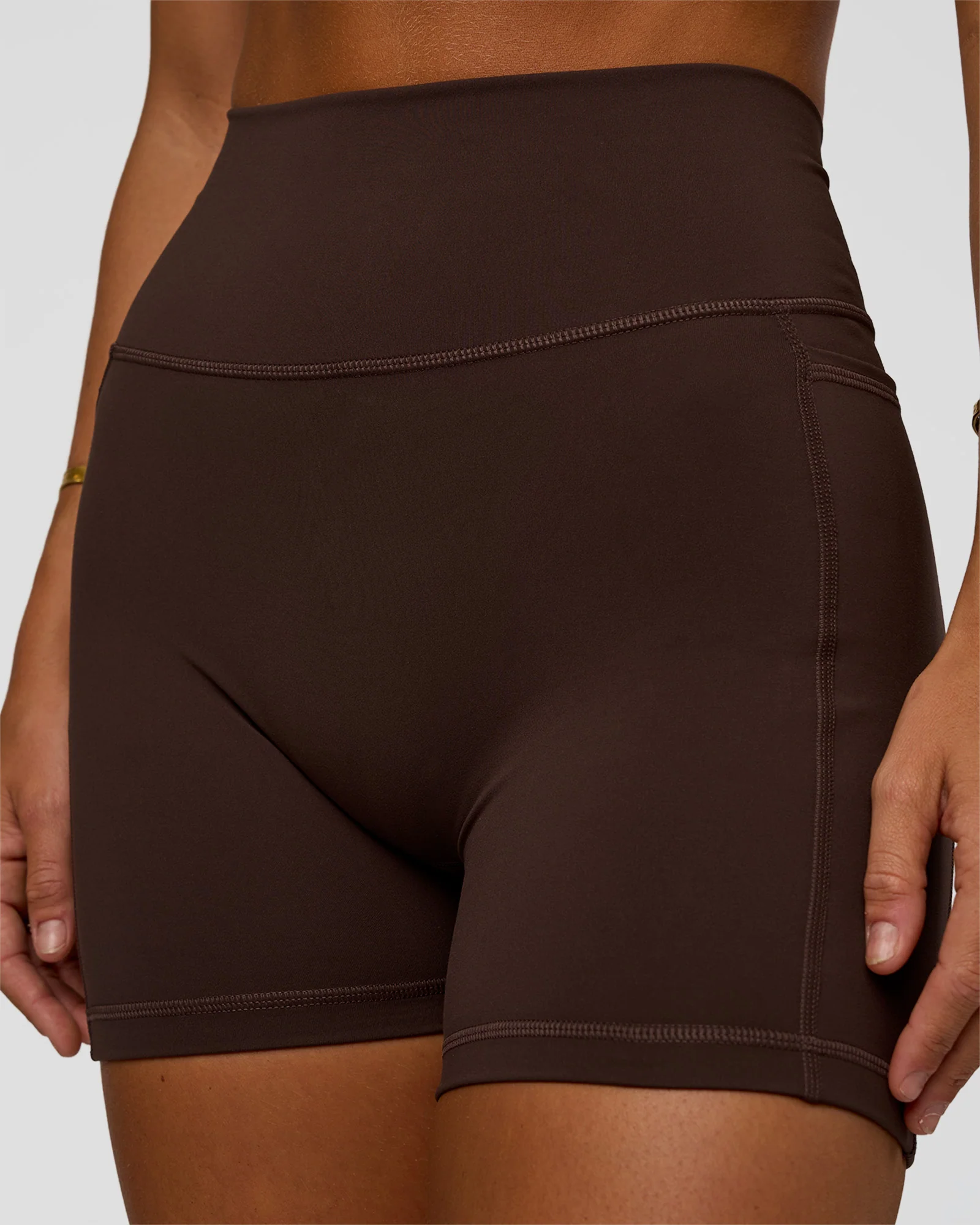 Fusion V-Contour Ultra High-Rise 4" Short Pockets - Hot Chocolate