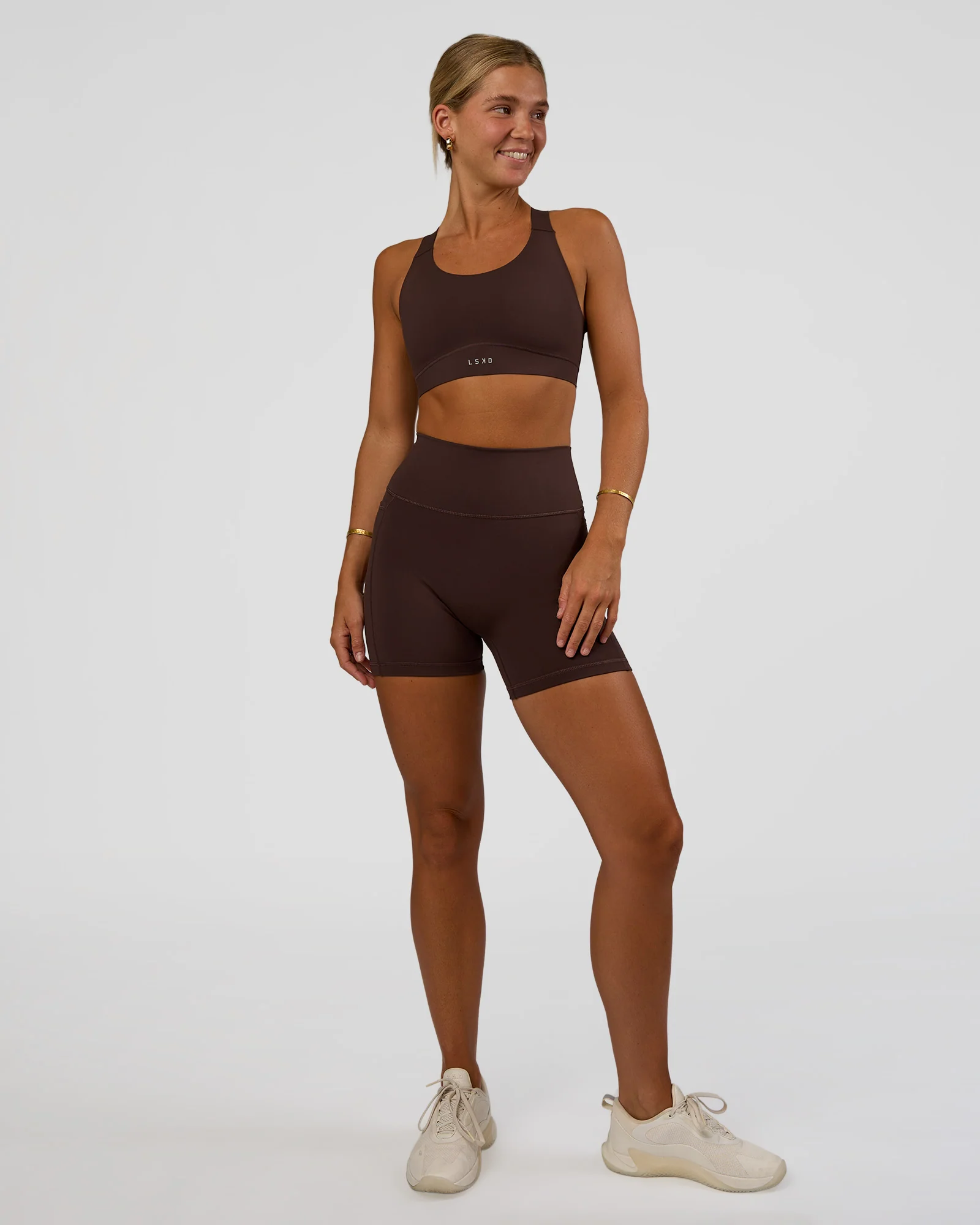 Fusion V-Contour Ultra High-Rise 4" Short Pockets - Hot Chocolate
