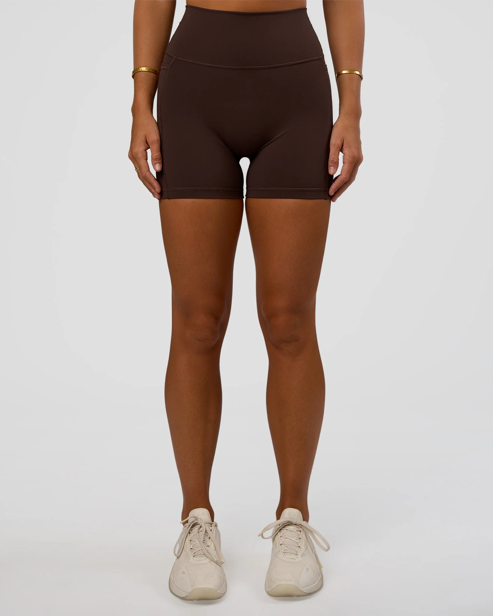 Fusion V-Contour Ultra High-Rise 4" Short Pockets - Hot Chocolate